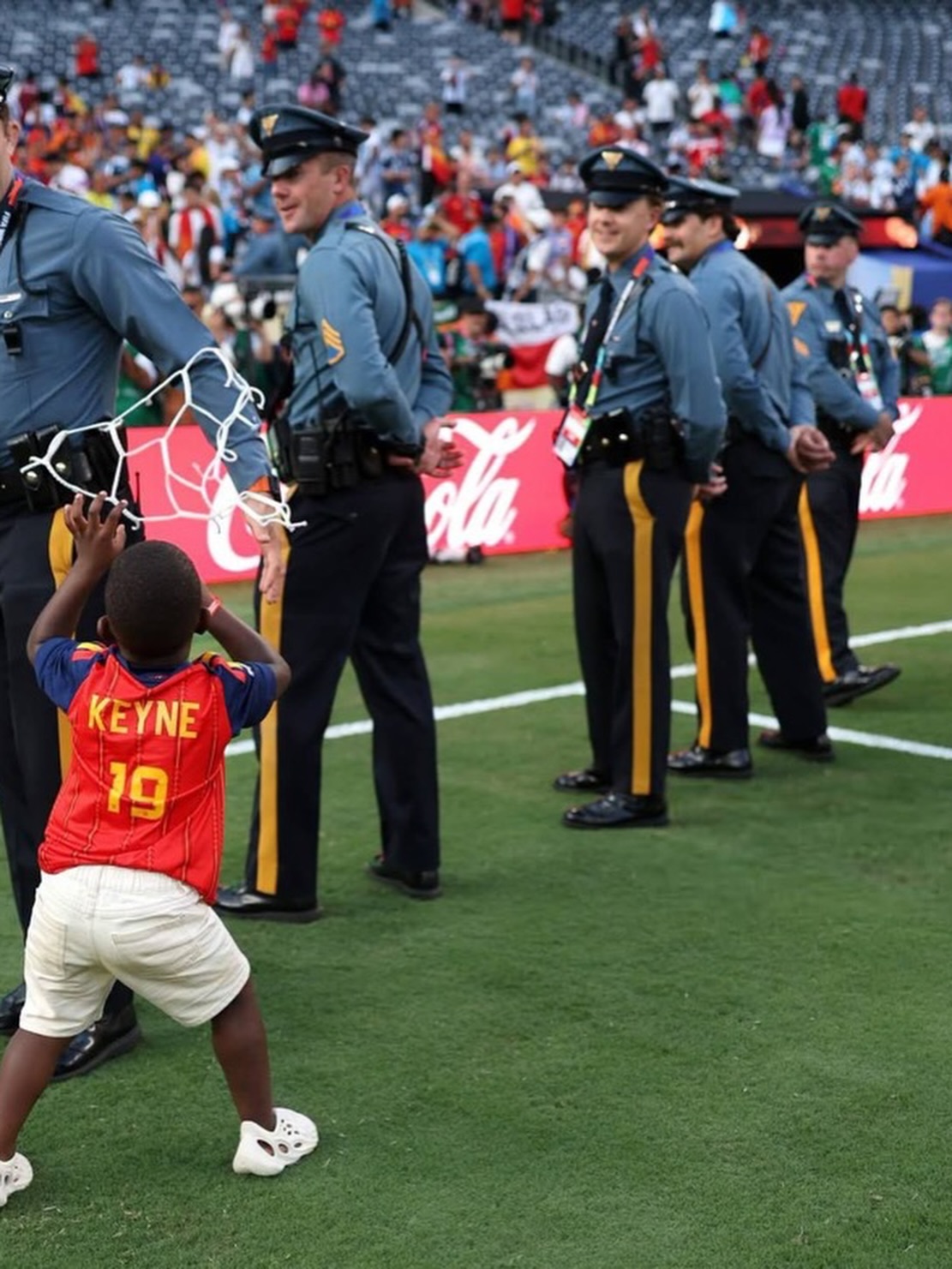 KEYNE YAMAL HELD THE WORLD CUP TROPHY AT AGE THREE (image 7)