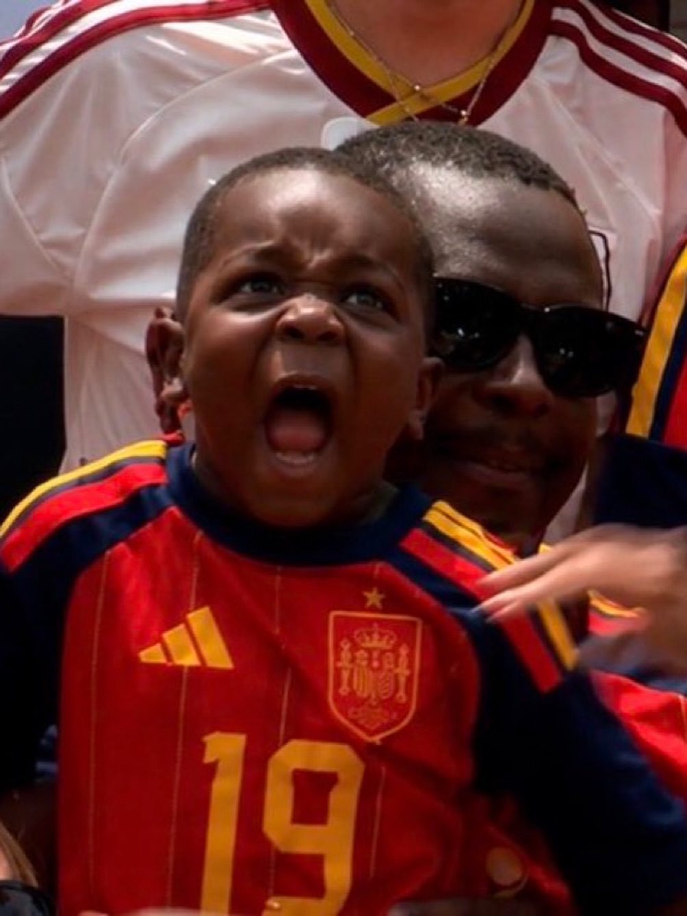 KEYNE YAMAL HELD THE WORLD CUP TROPHY AT AGE THREE (image 9)