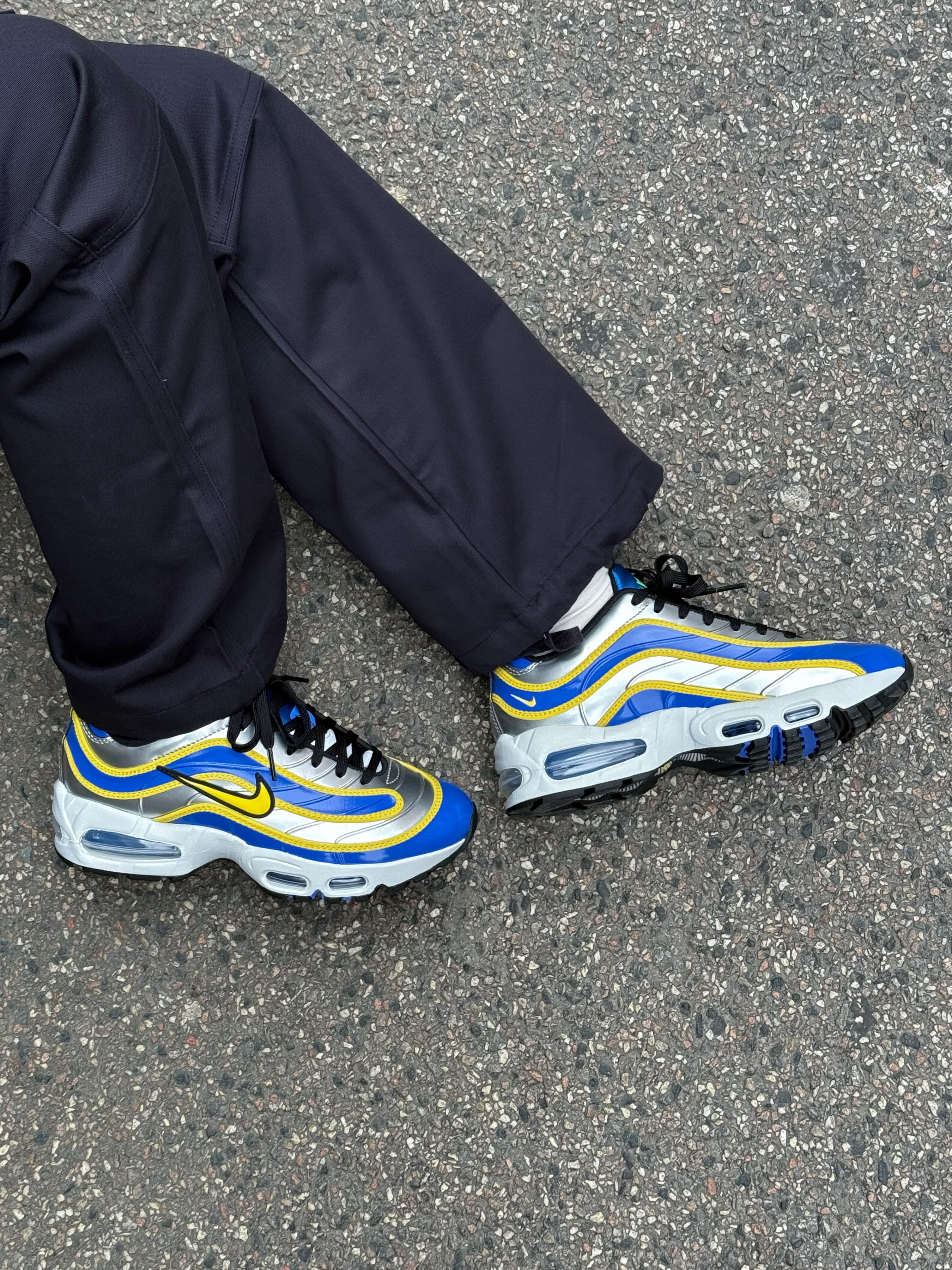 NIKE'S JOGA BONITO AIR MAX BLENDS AM95 WITH RONALDO'S R9 (image 4)