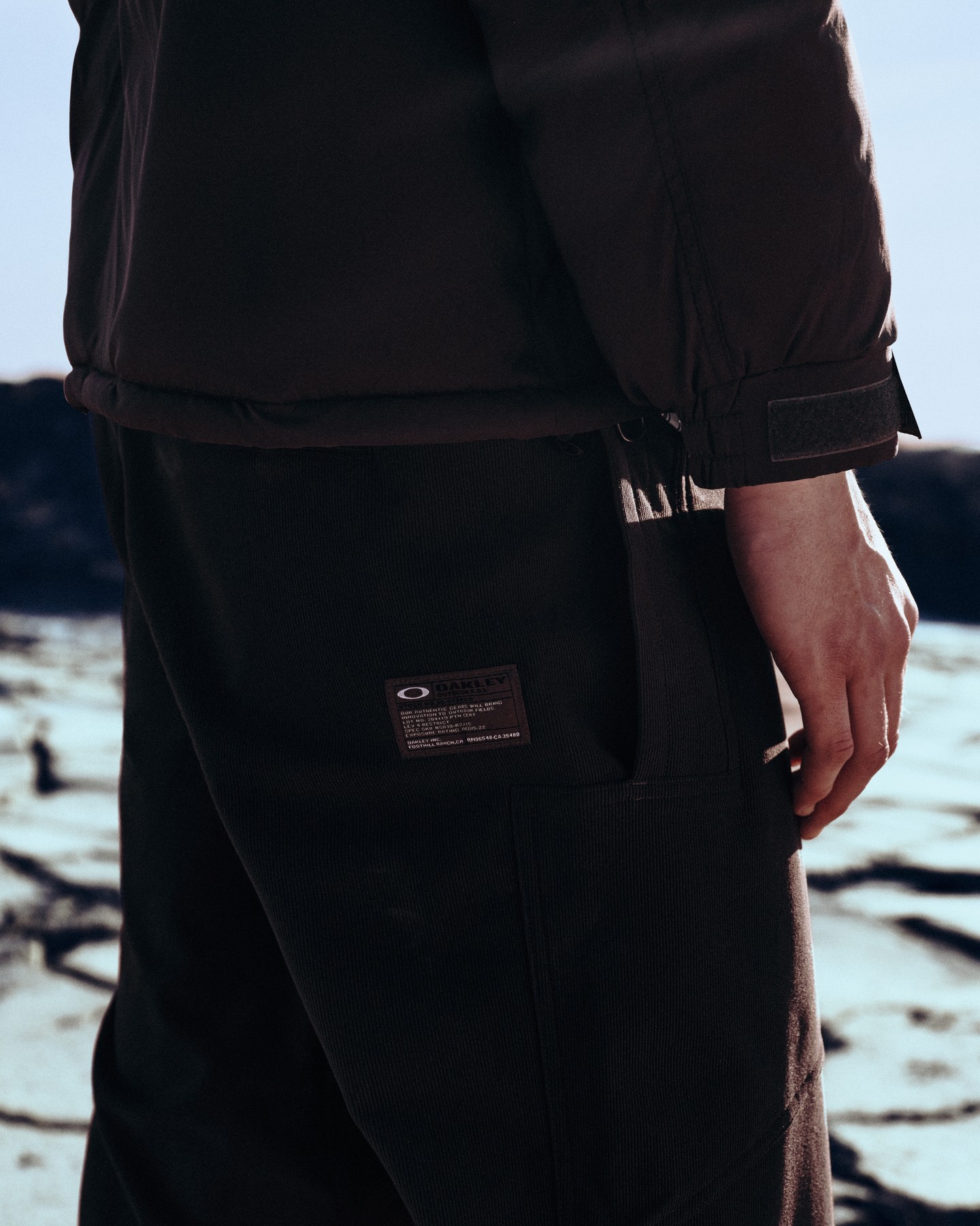 FROM GLASSES TO GARMENTS: OAKLEY JACKETS INCUBATION (image 3)