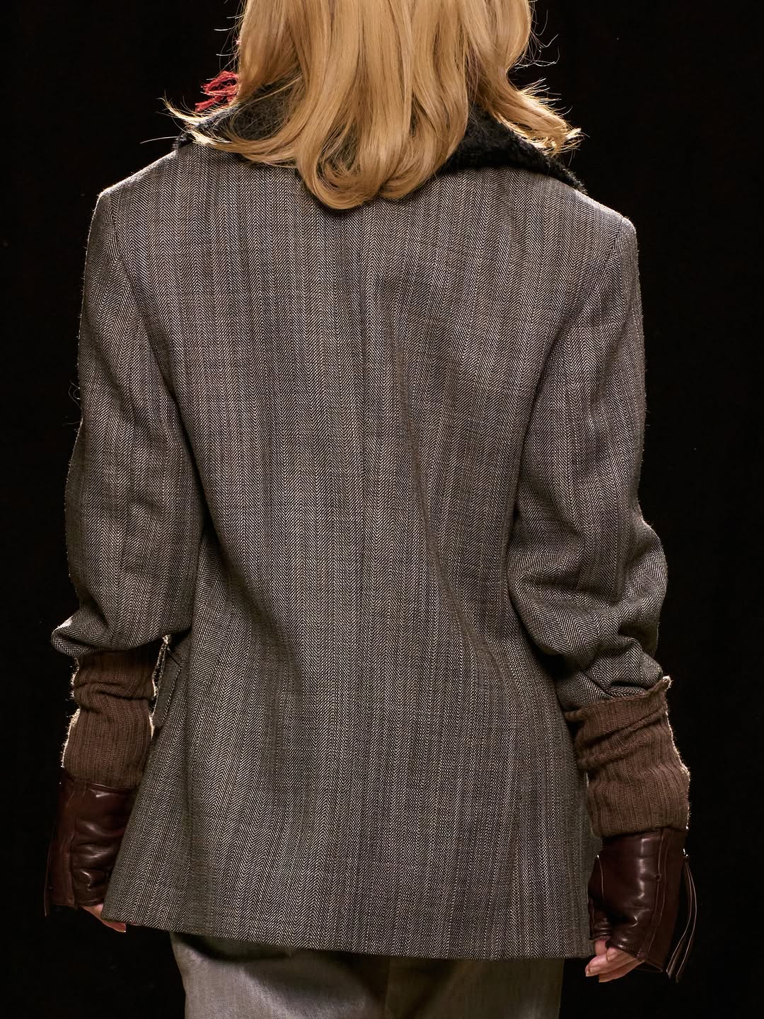 OUR LEGACY TIES FADING ROSES INTO ITS FALL 2026 SCARVES (image 2)