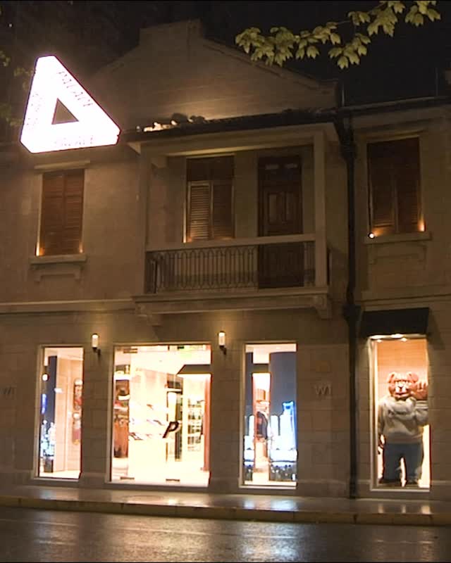 PALACE OPENS IN SHANGHAI AND CHOSE THE MOST HISTORICALLY LOADED ADDRESS IN THE CITY