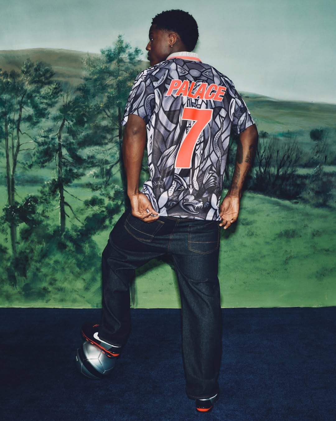 PALACE X NIKE ENGLAND DROPS TWO KITS JUNE 12 (image 5)