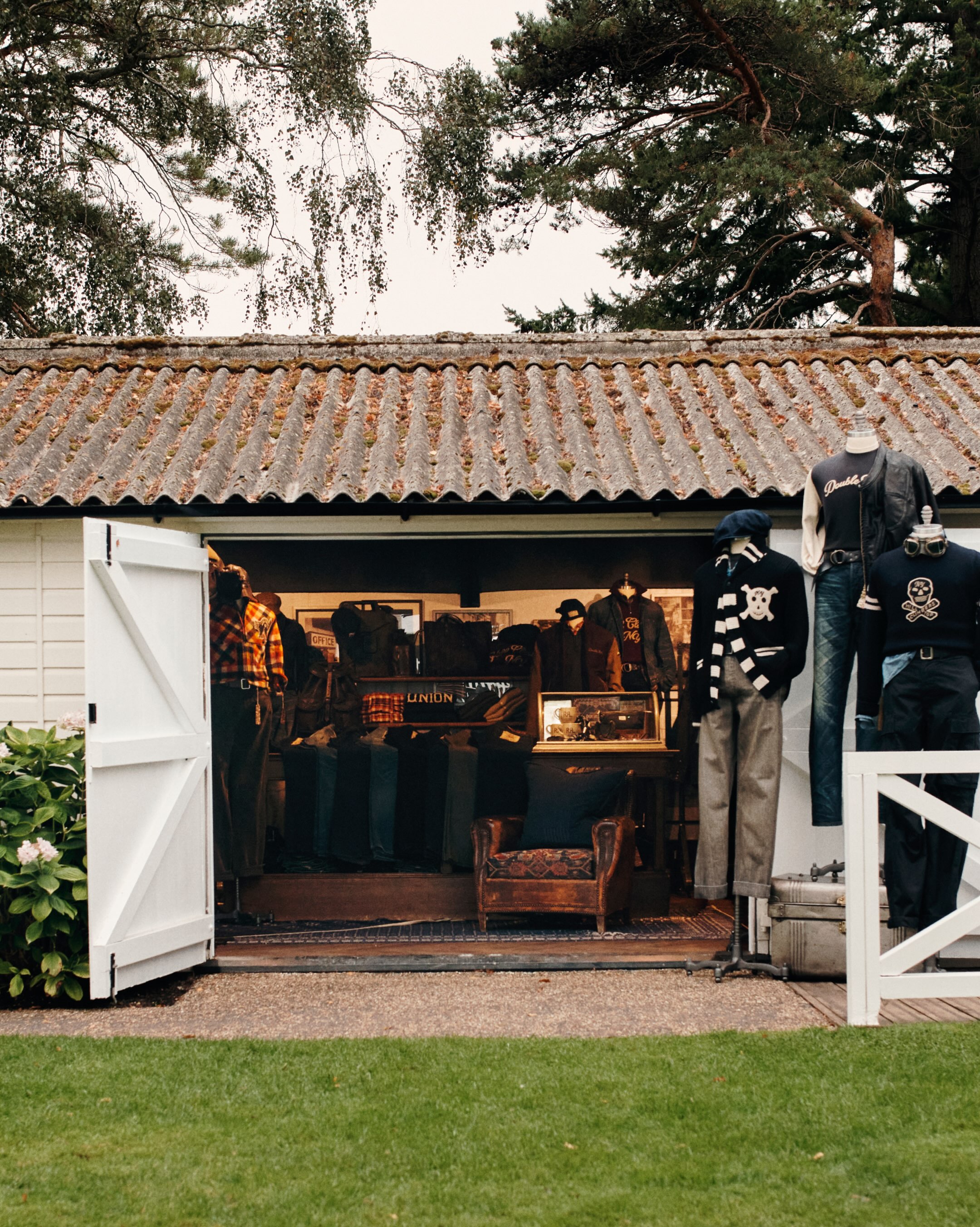 RALPH'S COFFEE ARRIVES AT GOODWOOD REVIVAL'S POLO BAR (image 6)