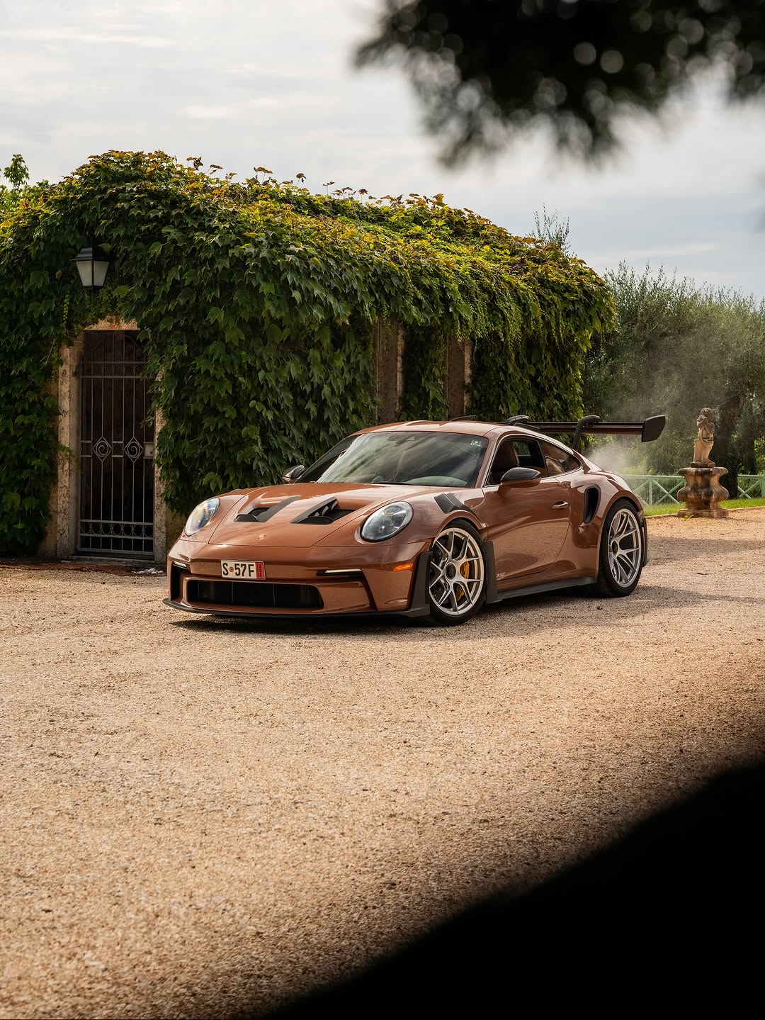 Porsche 911 GT3 RS in Chocolate Brown Is a Mood Statement (image 2)