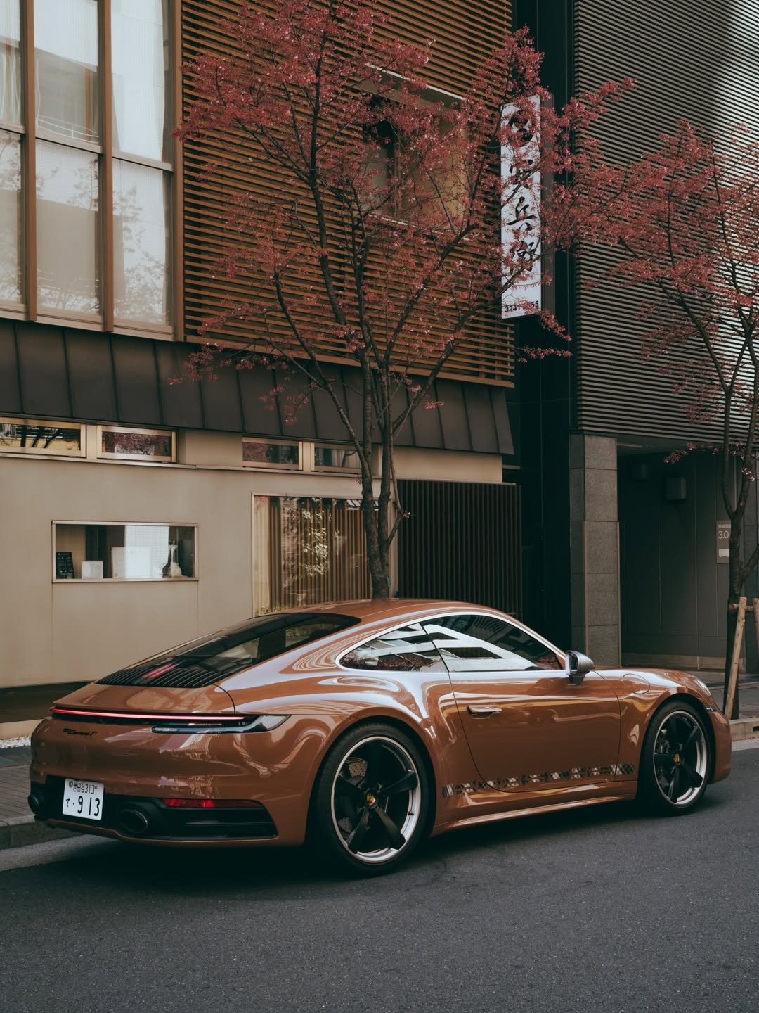 POGGY BRINGS TOKYO STYLE TO A CUSTOM PORSCHE 911