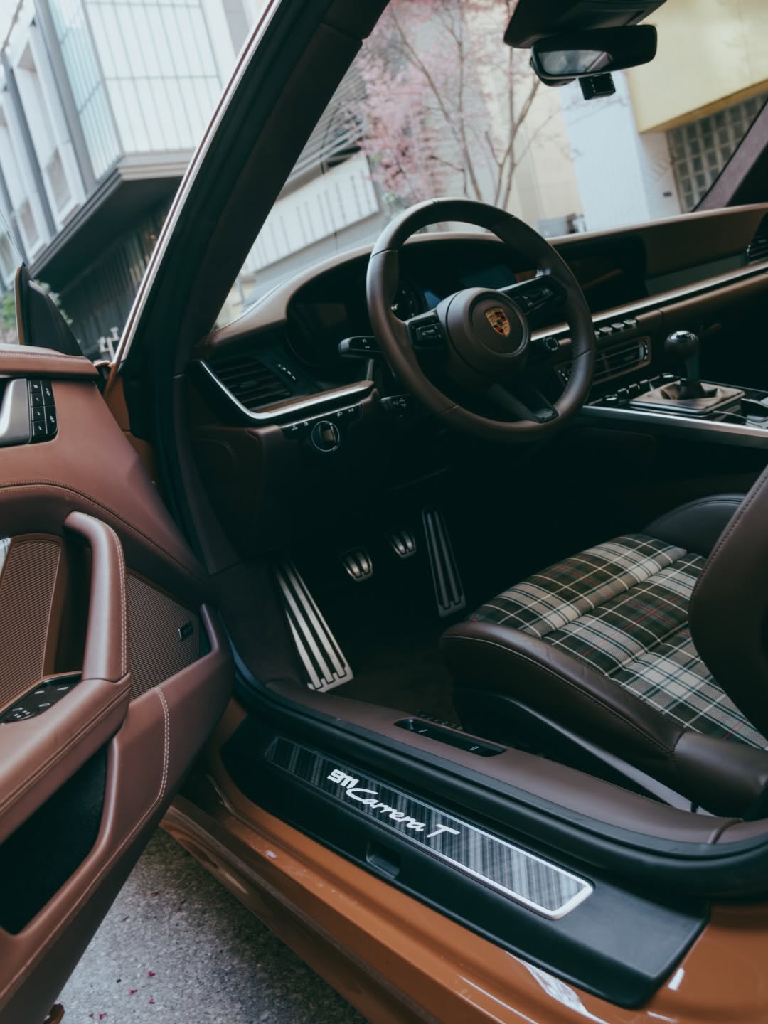 POGGY BRINGS TOKYO STYLE TO A CUSTOM PORSCHE 911 (image 4)