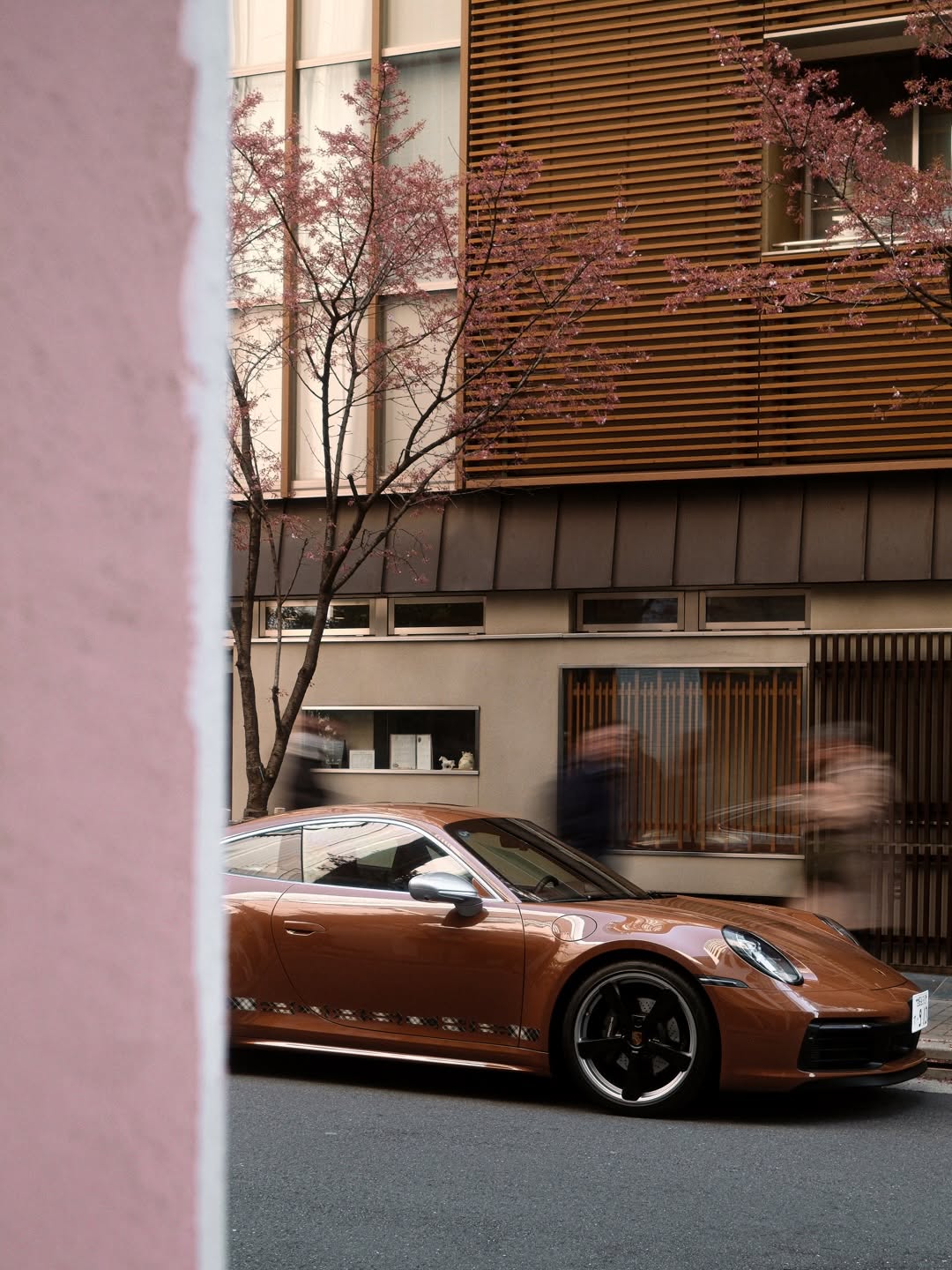 POGGY BRINGS TOKYO STYLE TO A CUSTOM PORSCHE 911 (image 5)