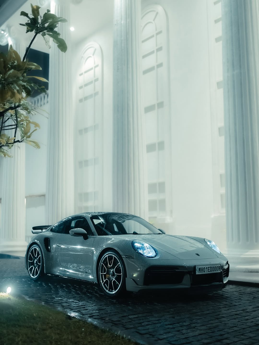 PORSCHE TURNS 2 MILLION FAN POSTS INTO A LOYALTY PLAY