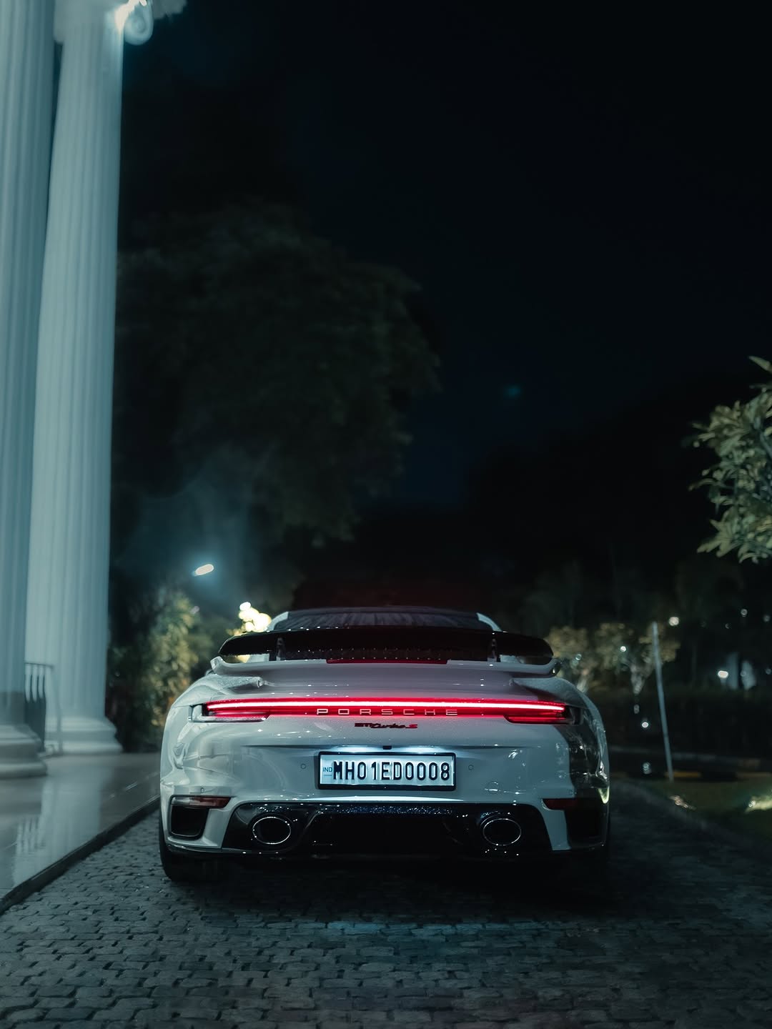 PORSCHE TURNS 2 MILLION FAN POSTS INTO A LOYALTY PLAY (image 2)