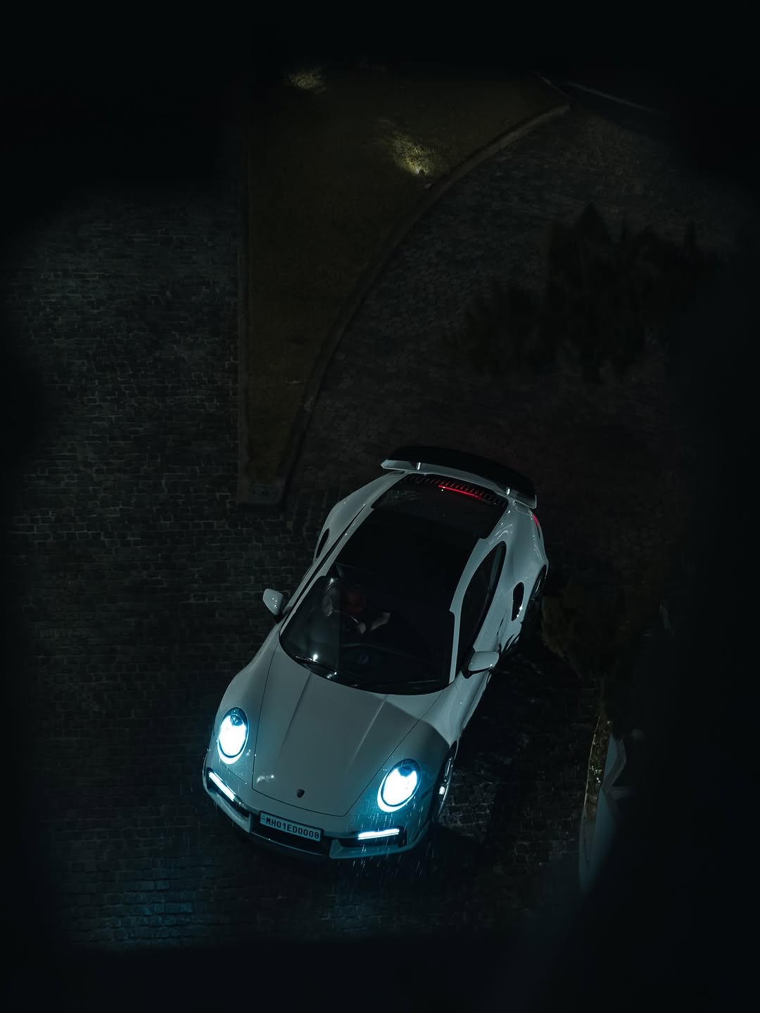 PORSCHE TURNS 2 MILLION FAN POSTS INTO A LOYALTY PLAY (image 4)