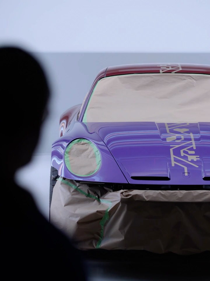 PORSCHE SONDERWUNSCH SPENT 400 HOURS ON ONE PAINT JOB (image 2)