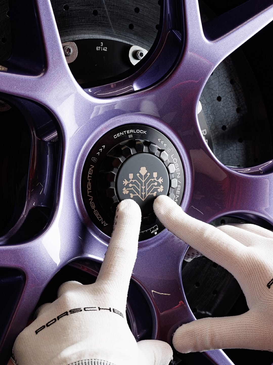 PORSCHE SONDERWUNSCH SPENT 400 HOURS ON ONE PAINT JOB (image 3)