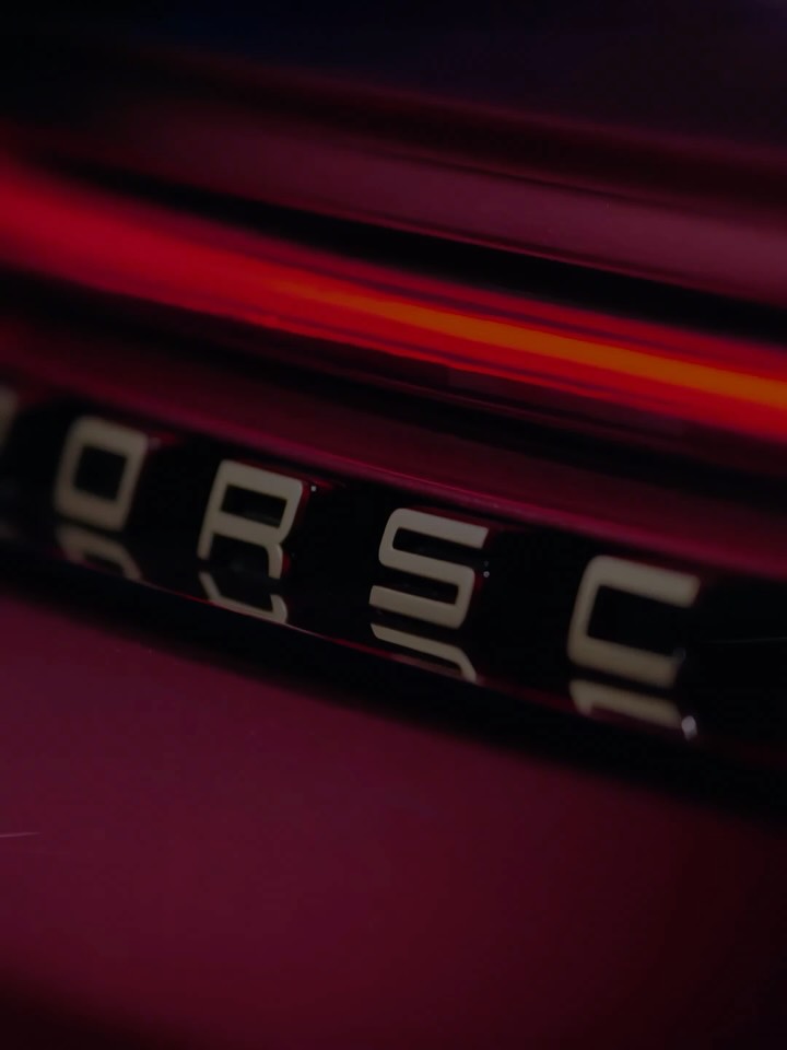 PORSCHE SONDERWUNSCH SPENT 400 HOURS ON ONE PAINT JOB (image 6)