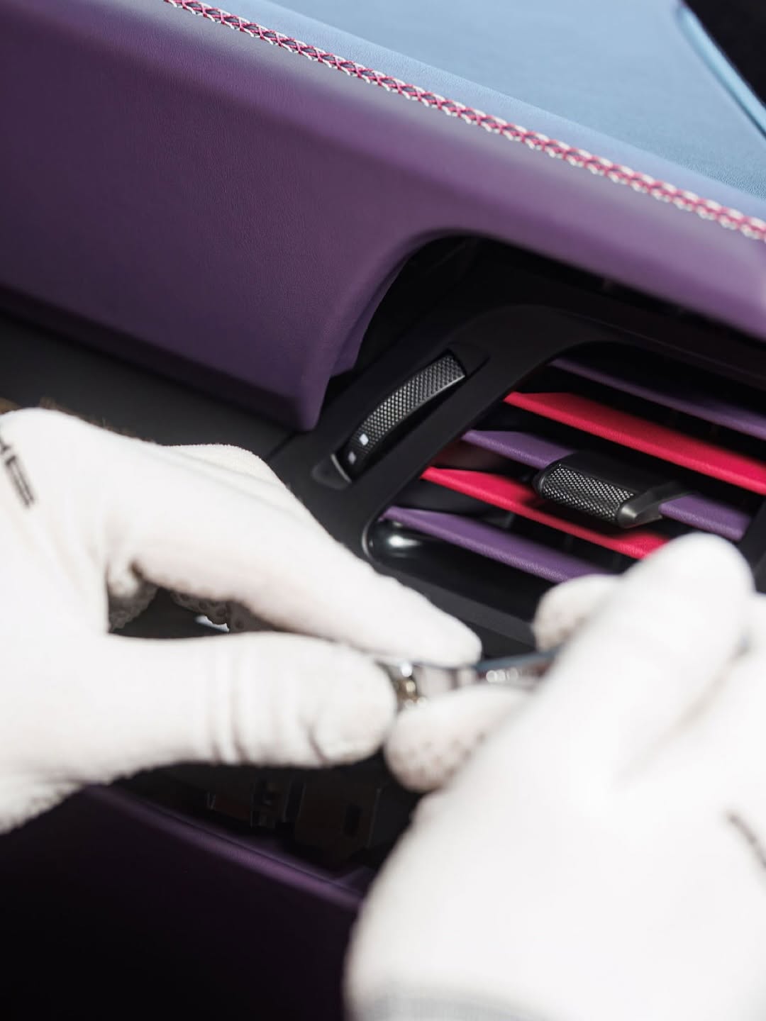 PORSCHE SONDERWUNSCH SPENT 400 HOURS ON ONE PAINT JOB (image 7)