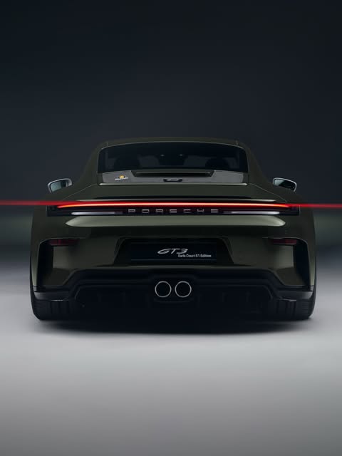 PORSCHE'S £251,951 GT3 HONORS A 1951 LONDON DEBUT (image 3)