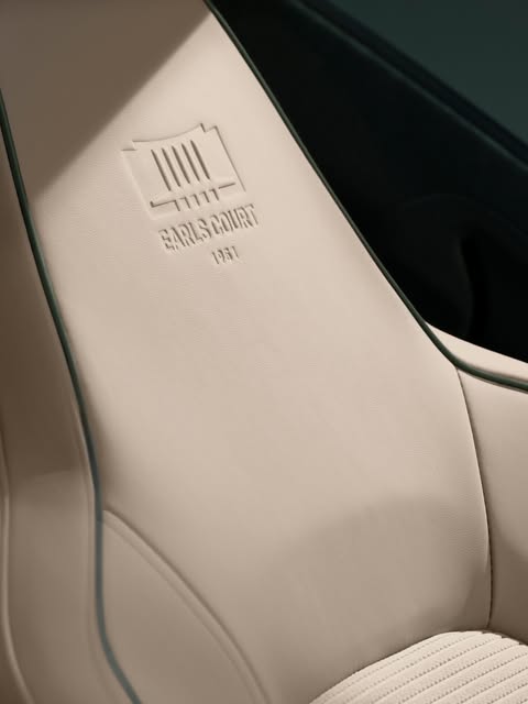 PORSCHE'S £251,951 GT3 HONORS A 1951 LONDON DEBUT (image 5)
