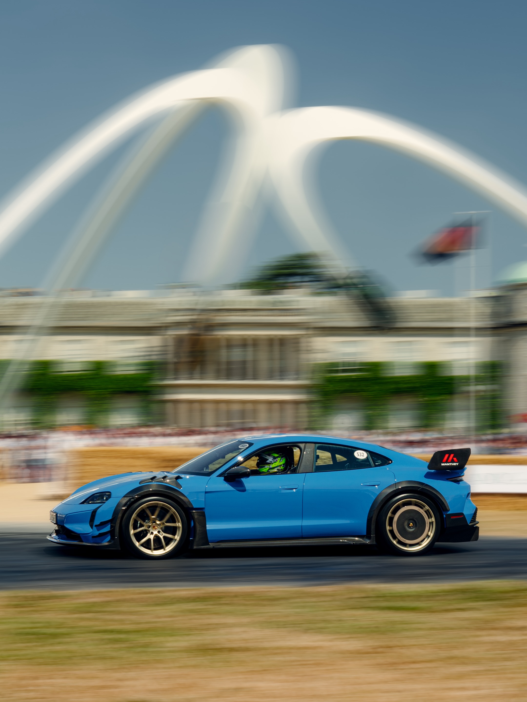 PORSCHE'S MANTHEY KIT ADDS 600 KILOWATTS AT GOODWOOD (image 3)