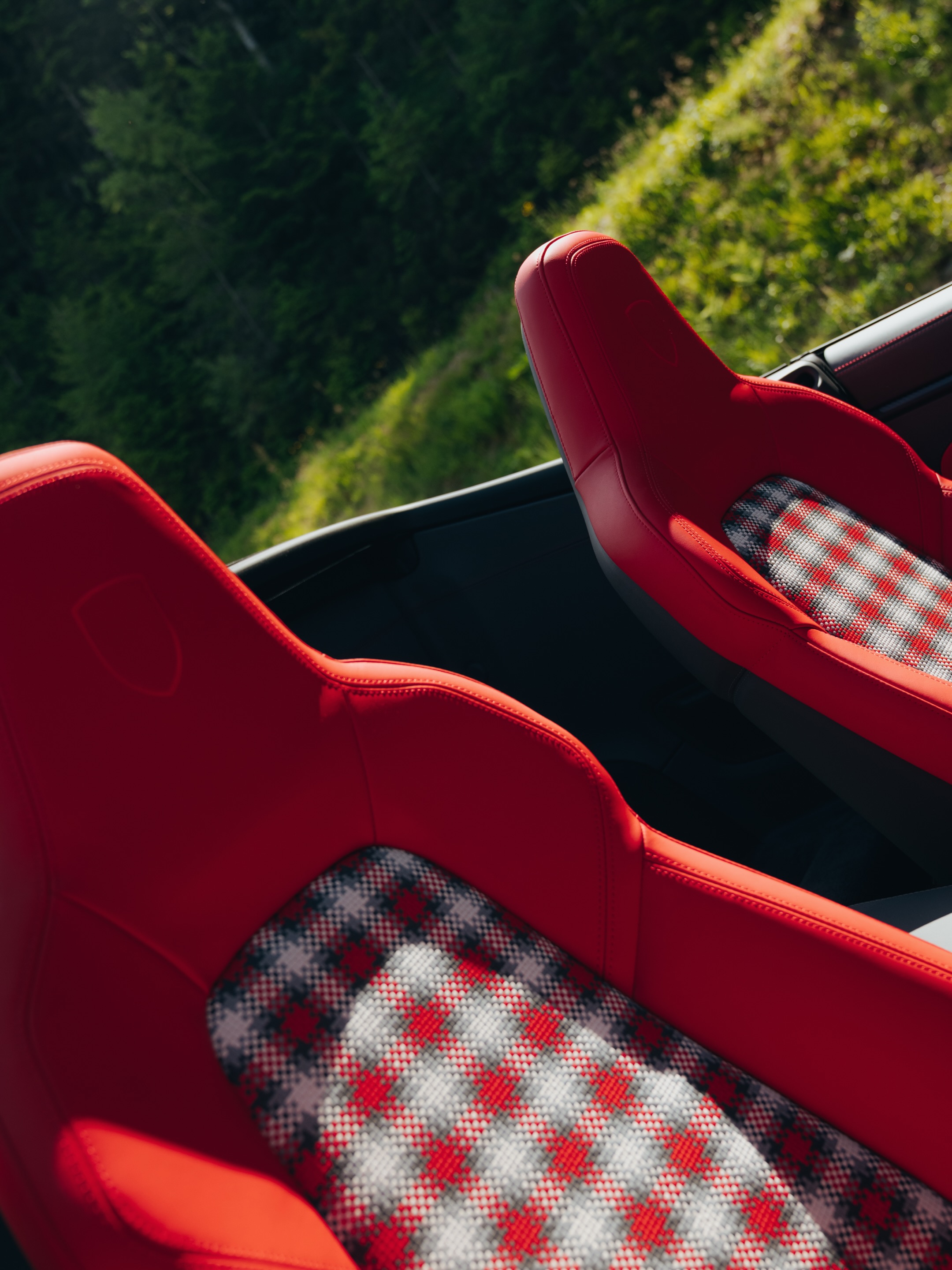 PORSCHE'S STREET STYLE PACKAGE ADDS A WALNUT GEAR KNOB (image 3)