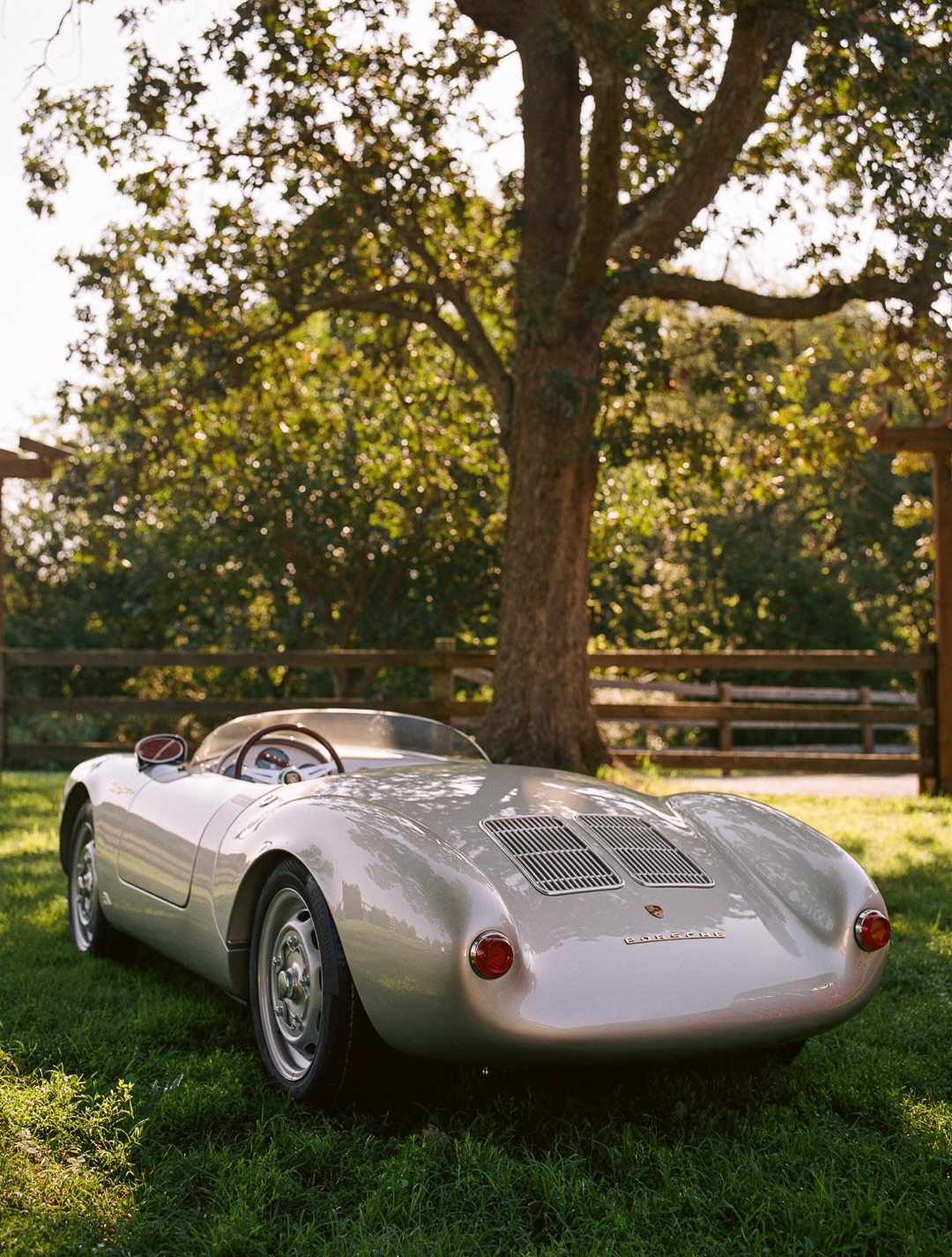 HEDLEY STUDIOS SHRINKS PORSCHE'S 550 SPYDER TO 80 PERCENT (image 2)