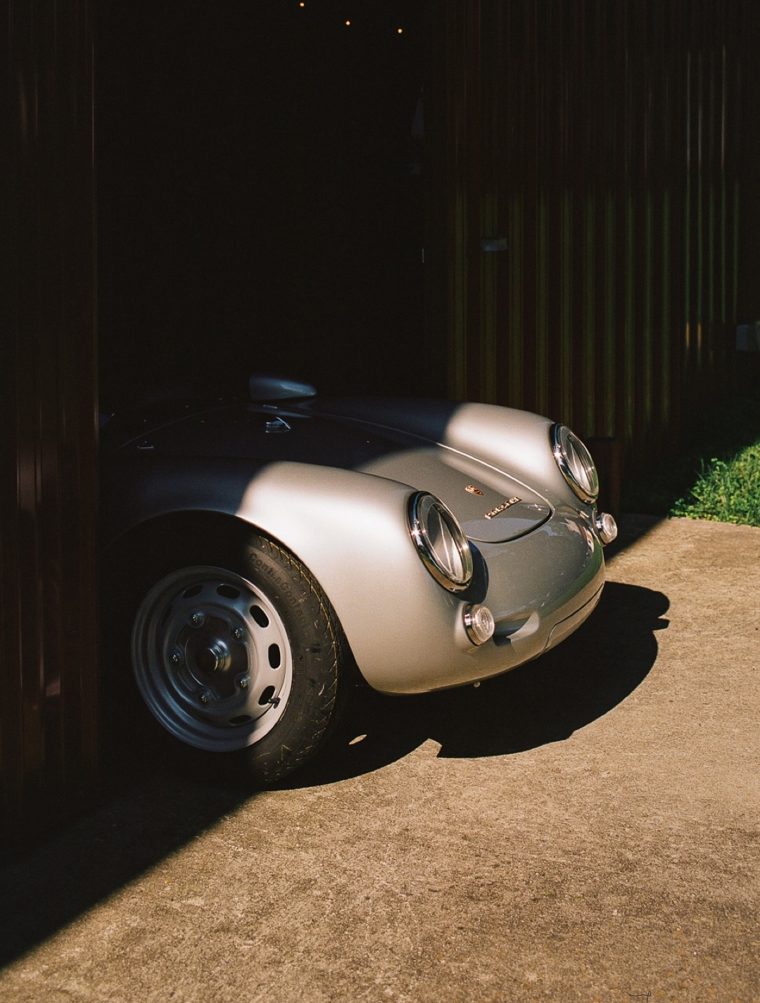 HEDLEY STUDIOS SHRINKS PORSCHE'S 550 SPYDER TO 80 PERCENT (image 3)