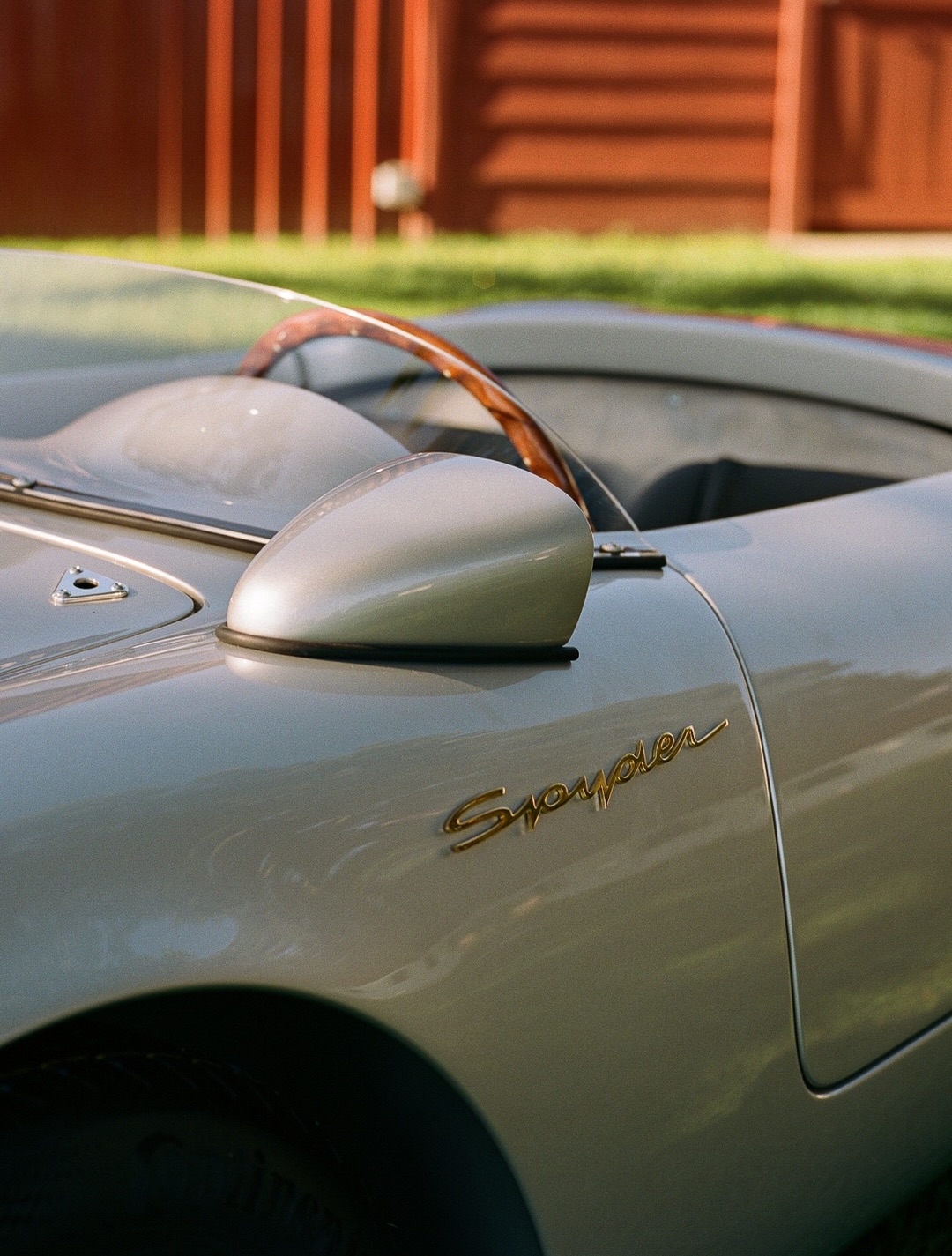 HEDLEY STUDIOS SHRINKS PORSCHE'S 550 SPYDER TO 80 PERCENT (image 5)