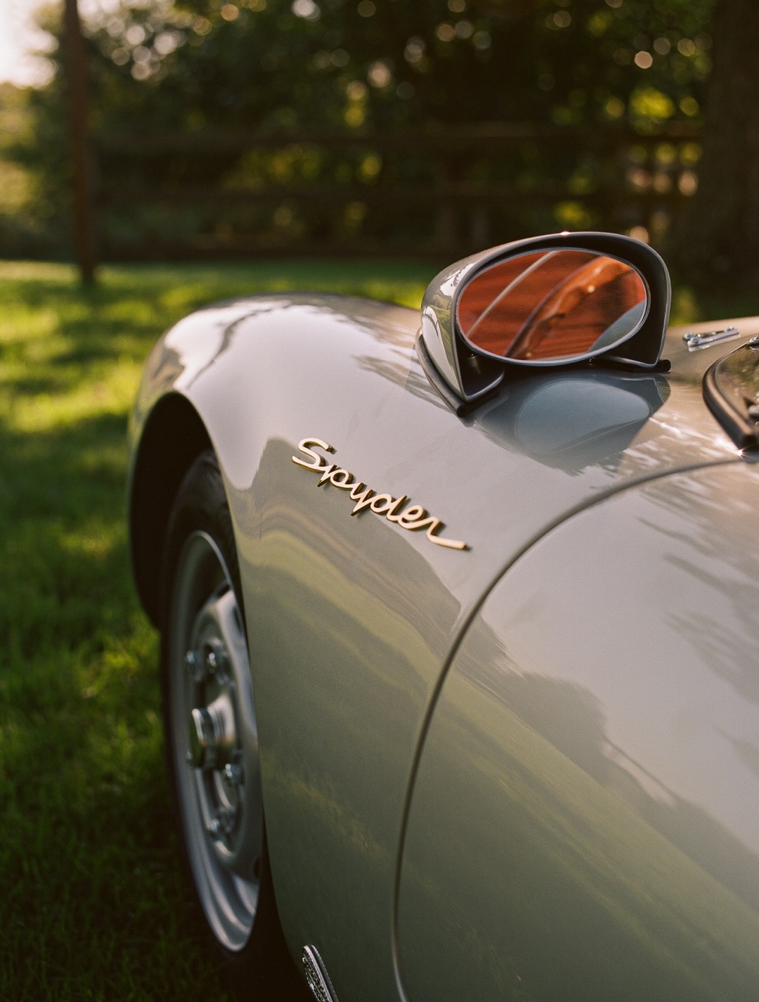 HEDLEY STUDIOS SHRINKS PORSCHE'S 550 SPYDER TO 80 PERCENT (image 6)