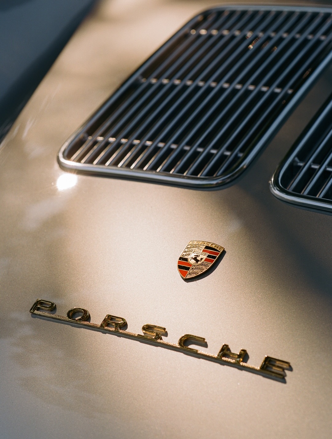 HEDLEY STUDIOS SHRINKS PORSCHE'S 550 SPYDER TO 80 PERCENT (image 8)