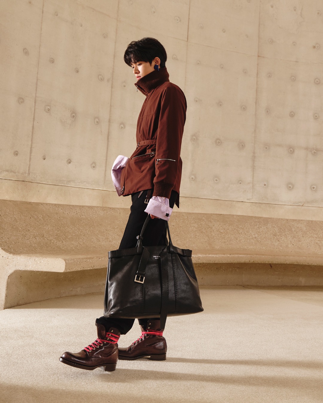 PRADA HANDS TRANSFORM PROJECT ITS QIXI 2026 COLLECTION (image 4)