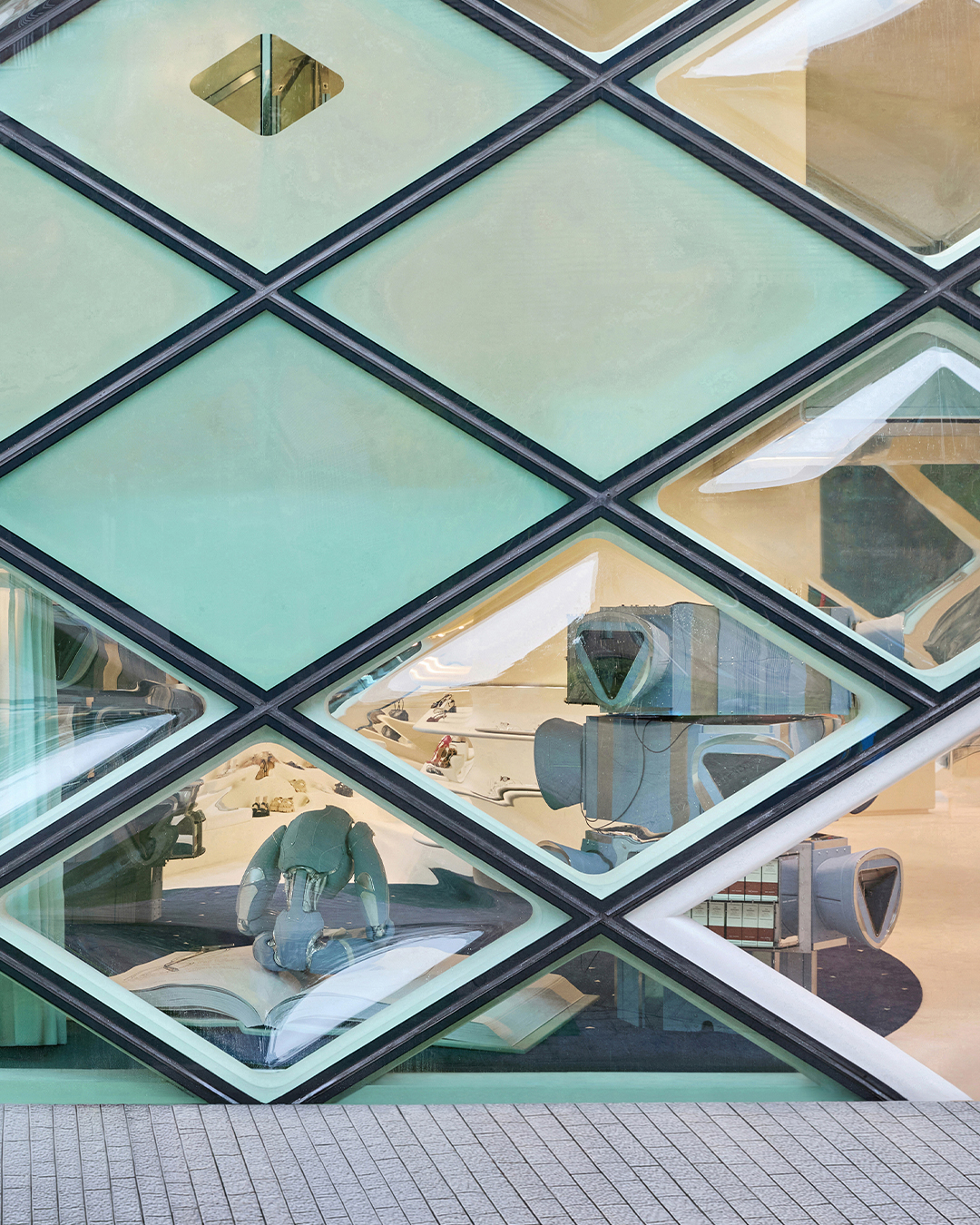 PRADA AND GENTLE MONSTER PUT A ROBOT IN AOYAMA JULY 3 (image 2)