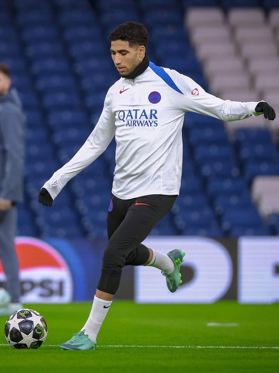PSG TRAVEL TO CHELSEA WITH A 5 2 LEAD AND LUIS ENRIQUE STILL WANTS MORE