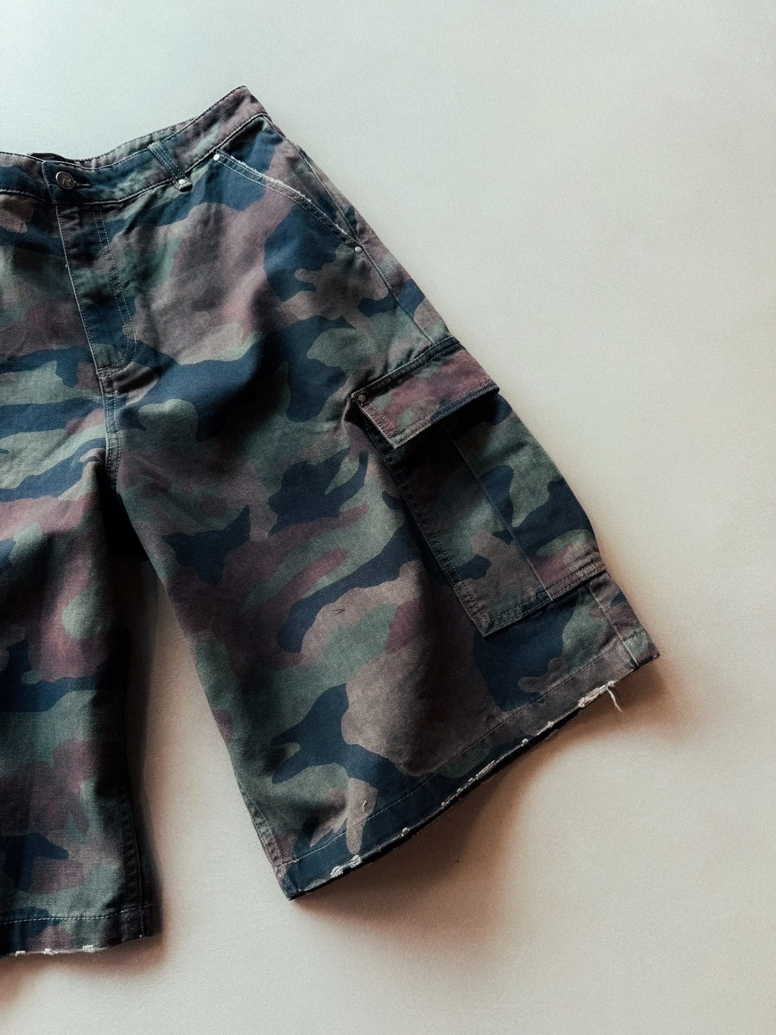 REPRESENT BRINGS BACK THE CAMO CARGO SHORT (image 2)
