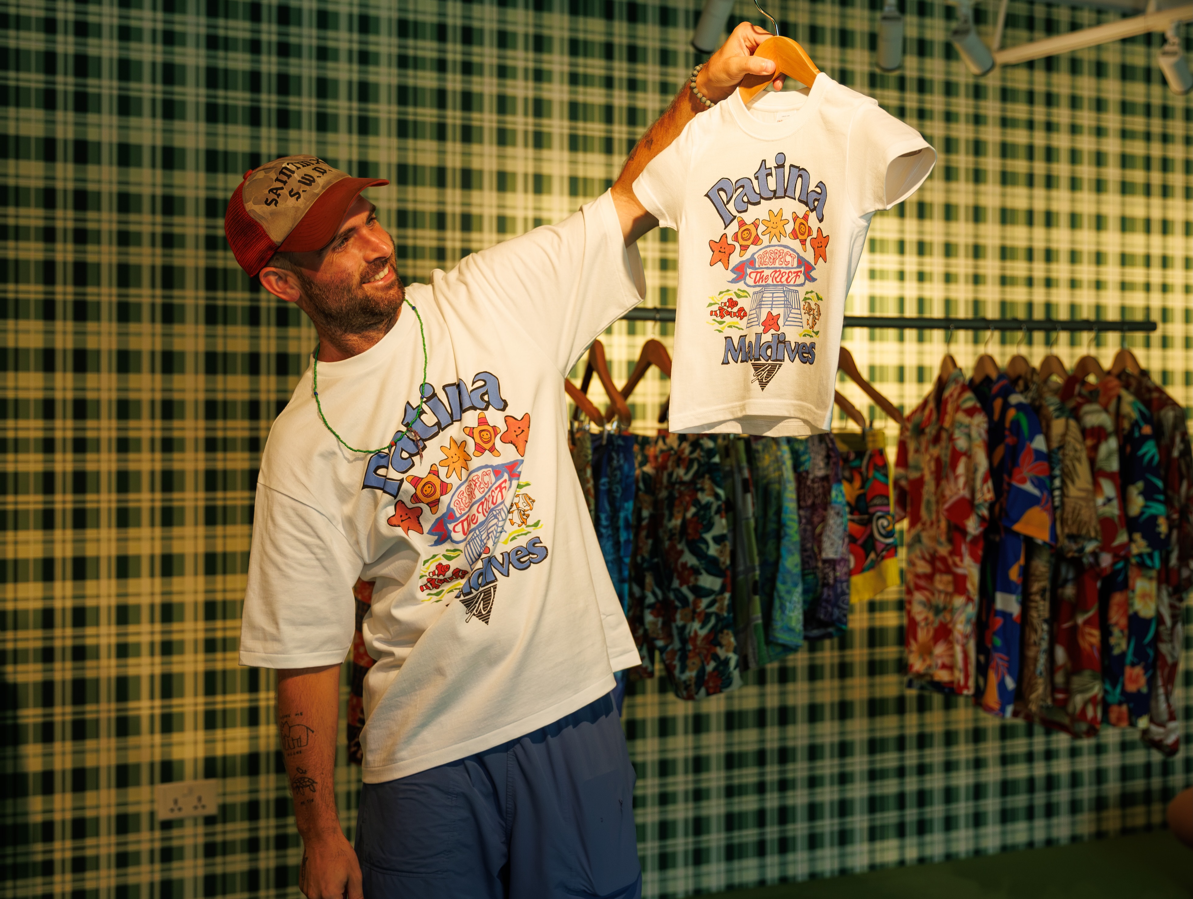 SEAN WOTHERSPOON TIES FESTIVAL MERCH TO REEF REPAIR (image 9)