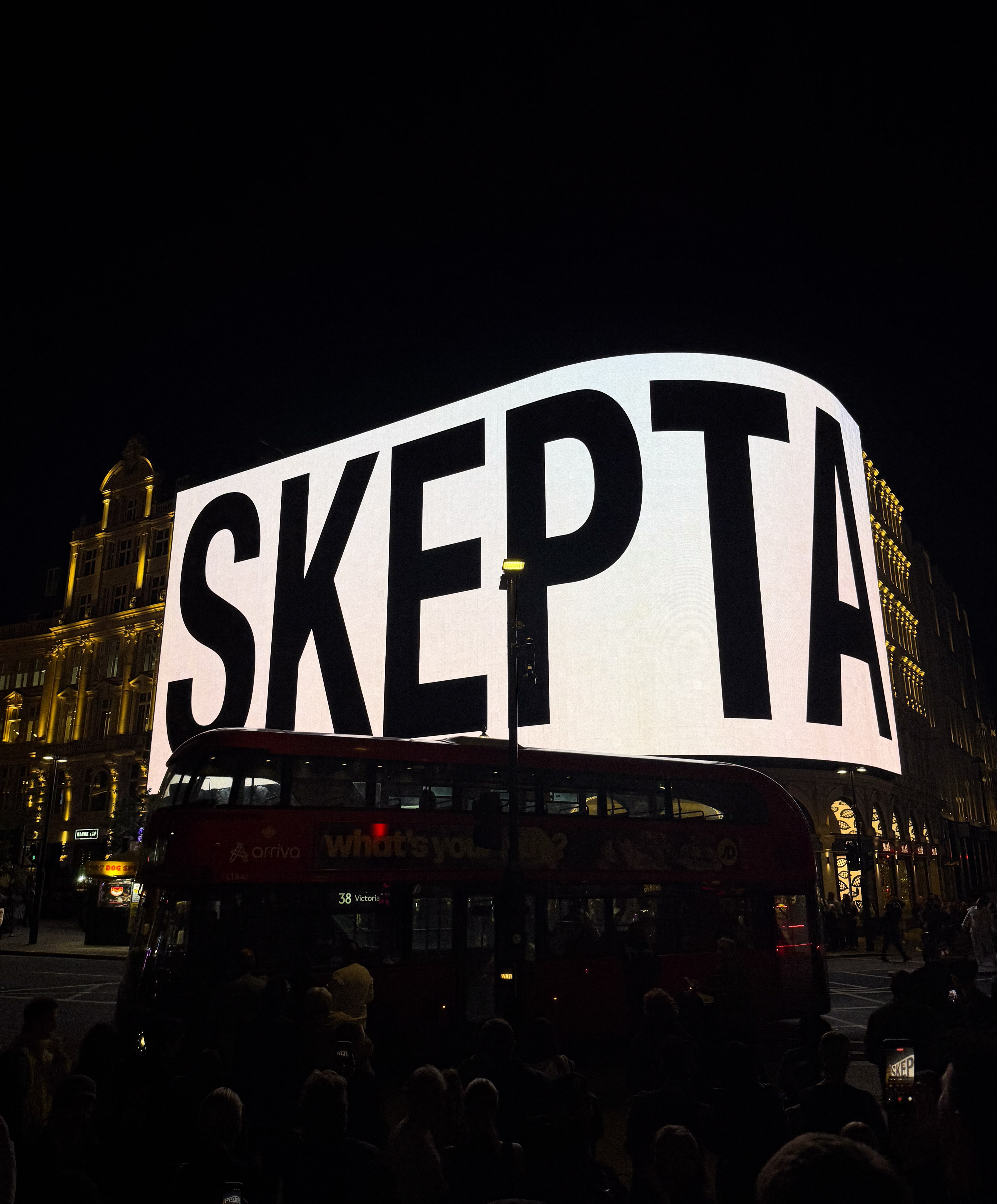 SKEPTA CREDITS HIS TEAM AT HOTEL CAFE ROYAL (image 4)