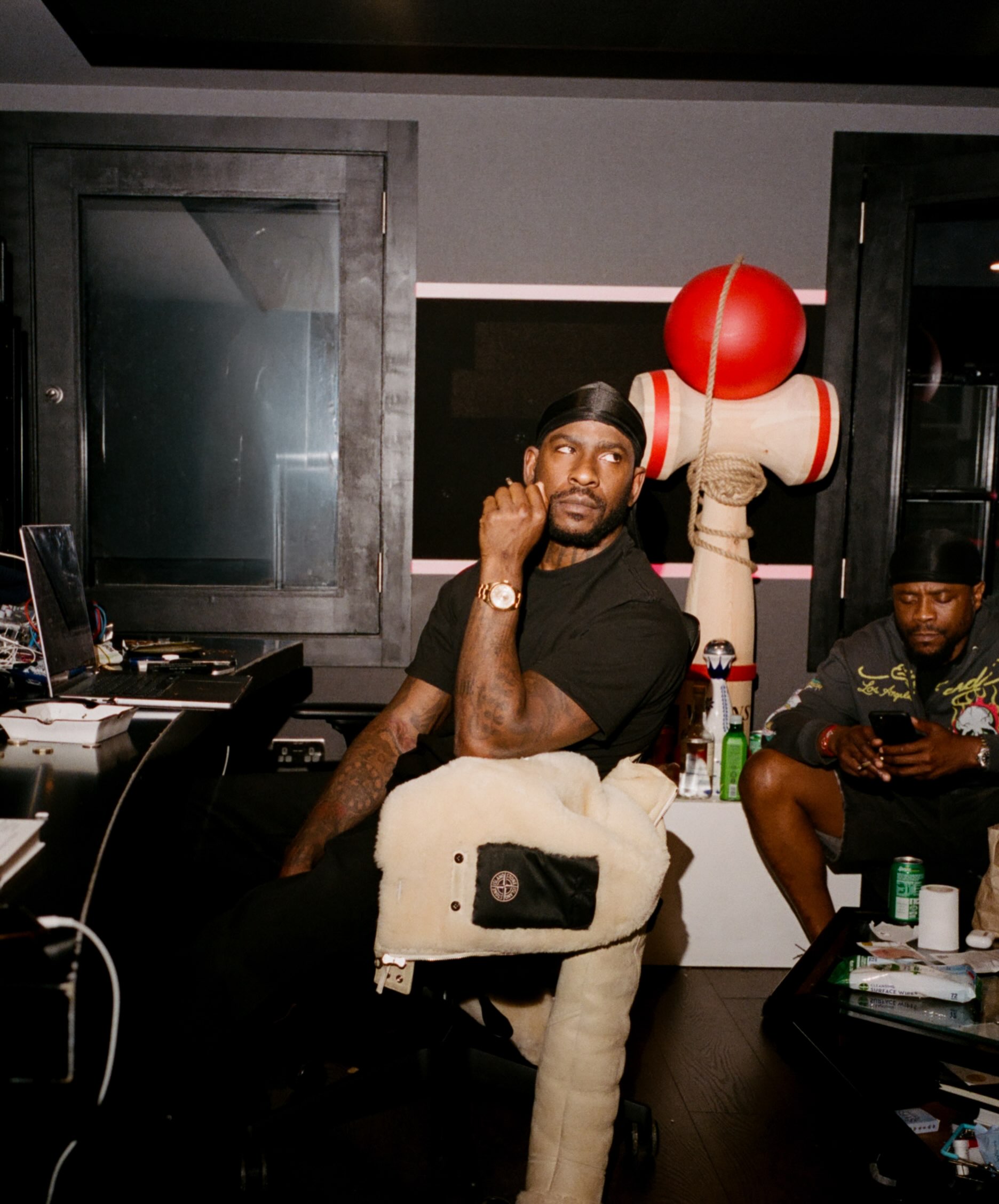 SKEPTA CREDITS HIS TEAM AT HOTEL CAFE ROYAL (image 6)