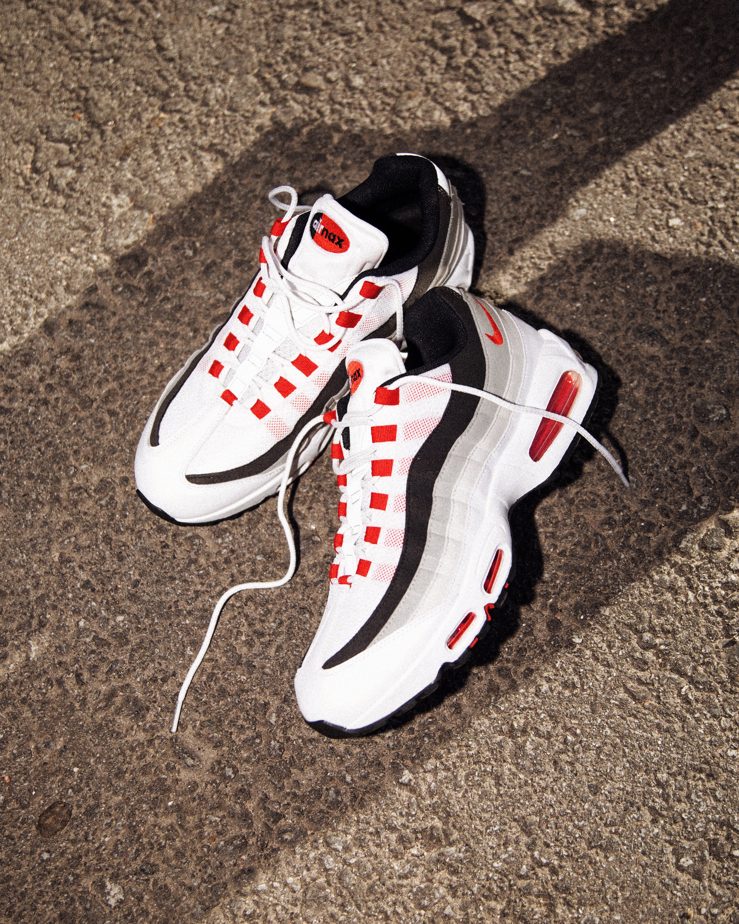 AIR MAX 95 COMET RED RETURNS FOR SHORTS SEASON (image 2)