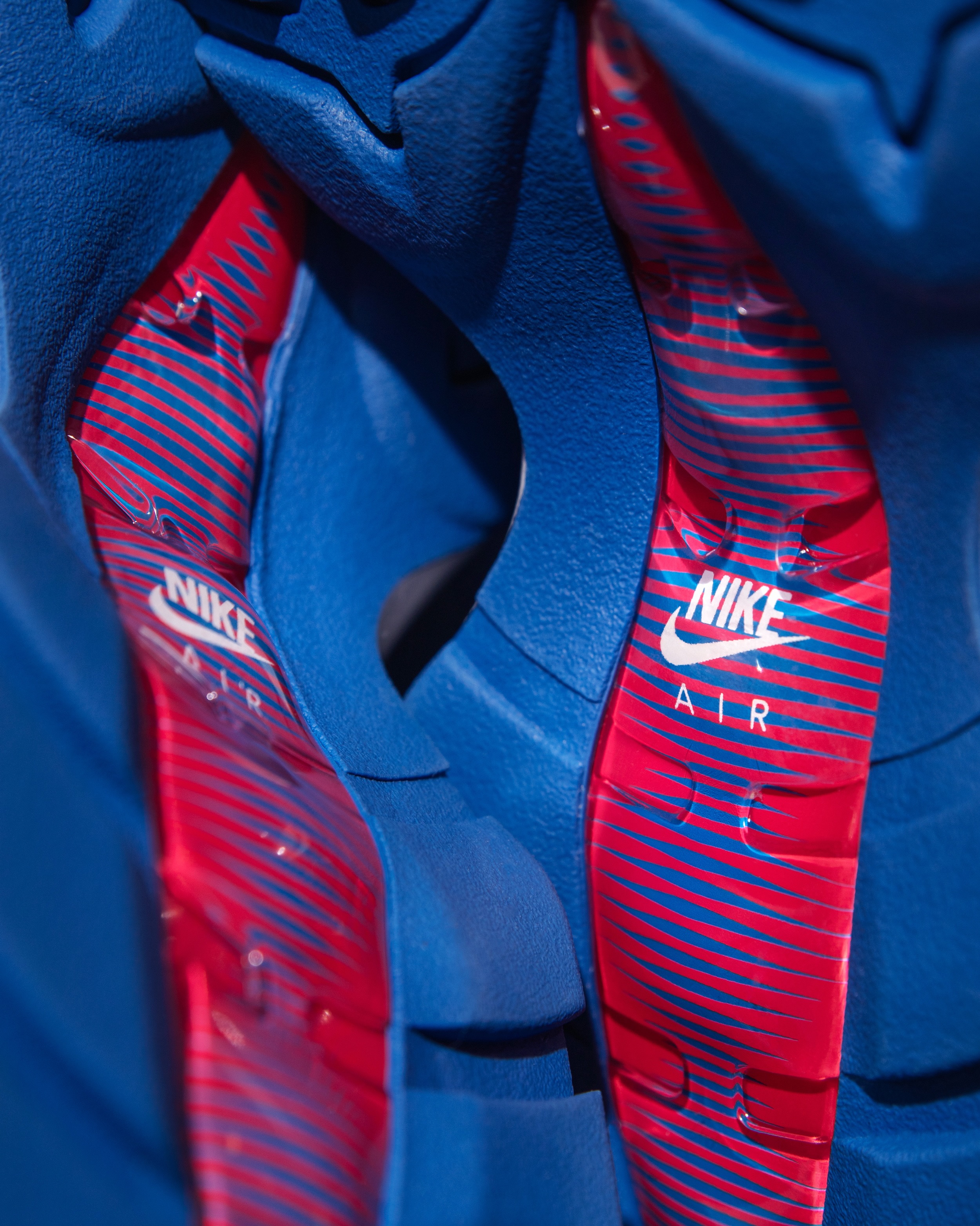 SNEAKERSNSTUFF STOCKS NIKE'S UNOFFICIAL LAWSON AIR MAX 95 (image 3)