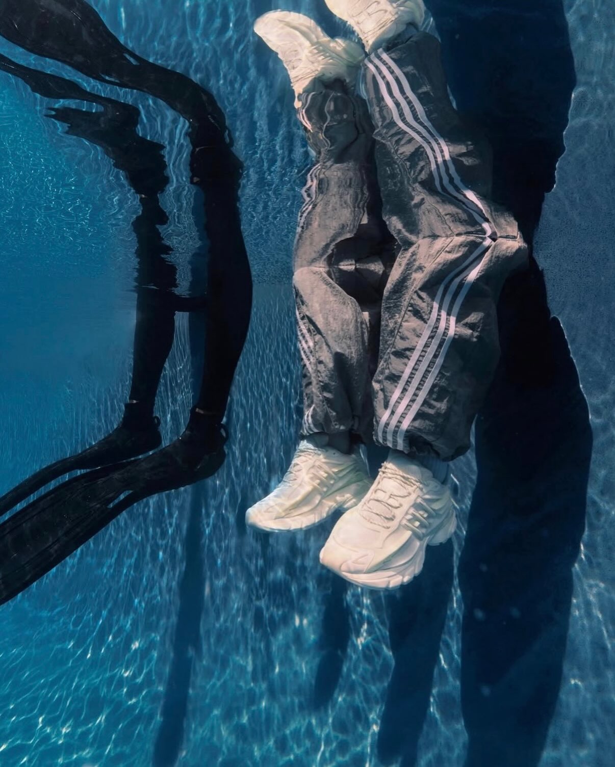 ADIDAS PHARRELL JELLYFISH HIDES ITS GLOW IN THE CAGE (image 2)