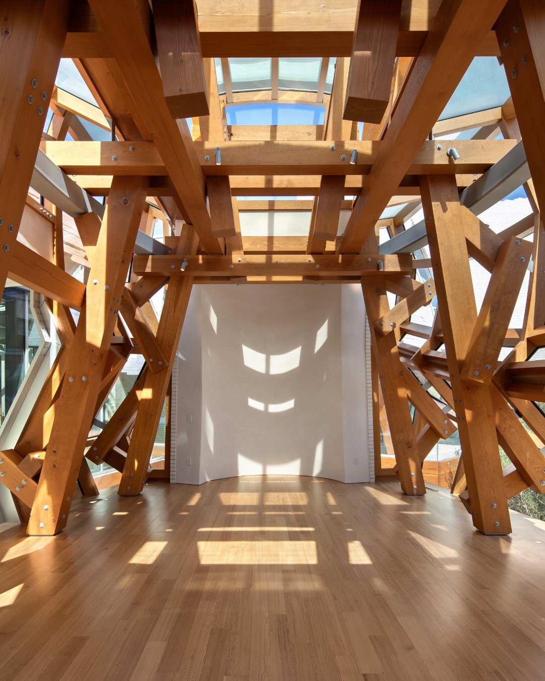 Frank Gehry's Last Home Bends Brick, Timber and Glass (image 6)