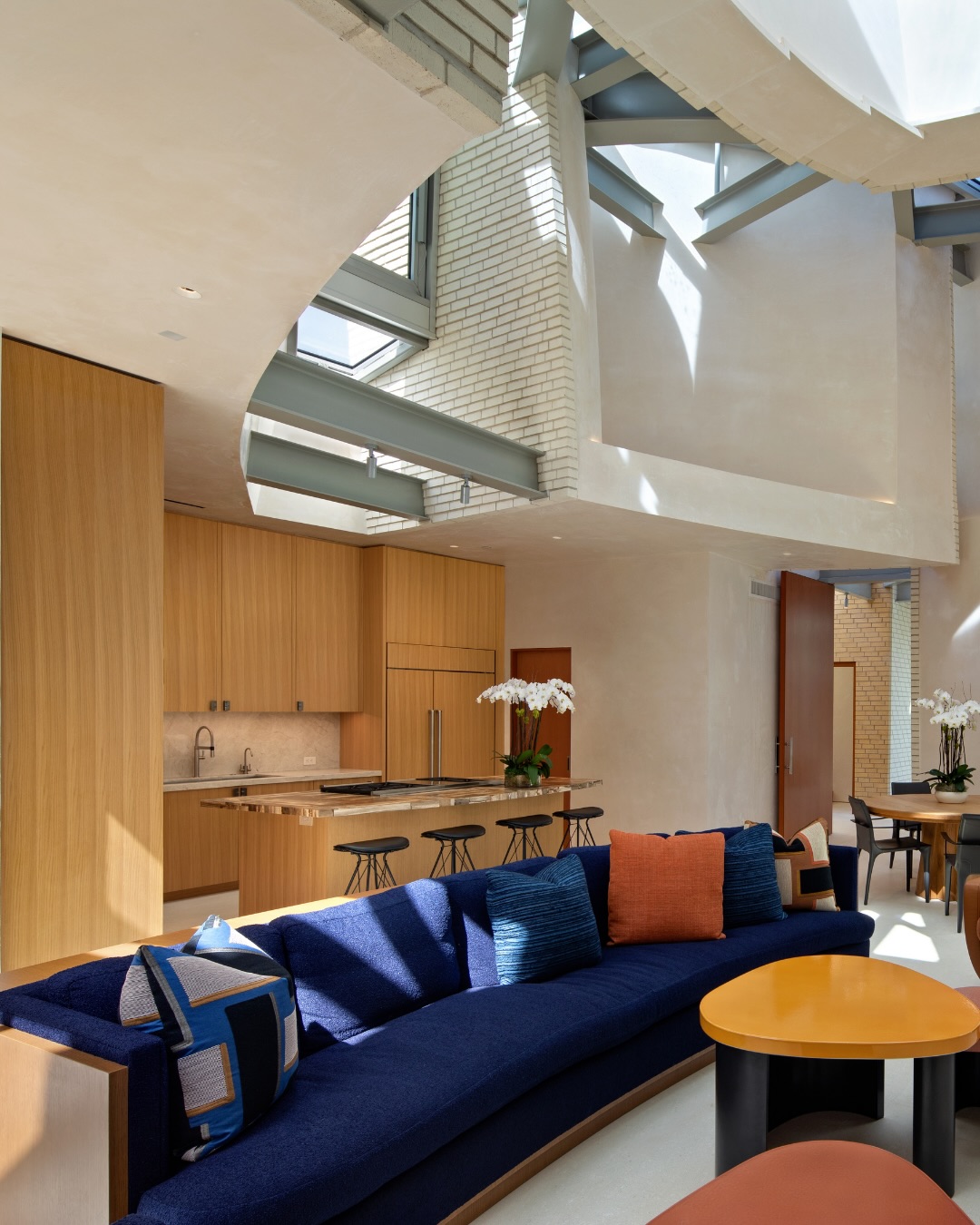 Frank Gehry's Last Home Bends Brick, Timber and Glass (image 7)
