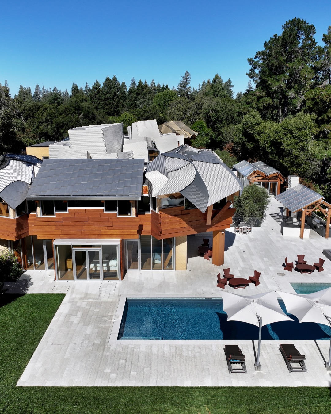 Frank Gehry's Last Home Bends Brick, Timber and Glass (image 8)