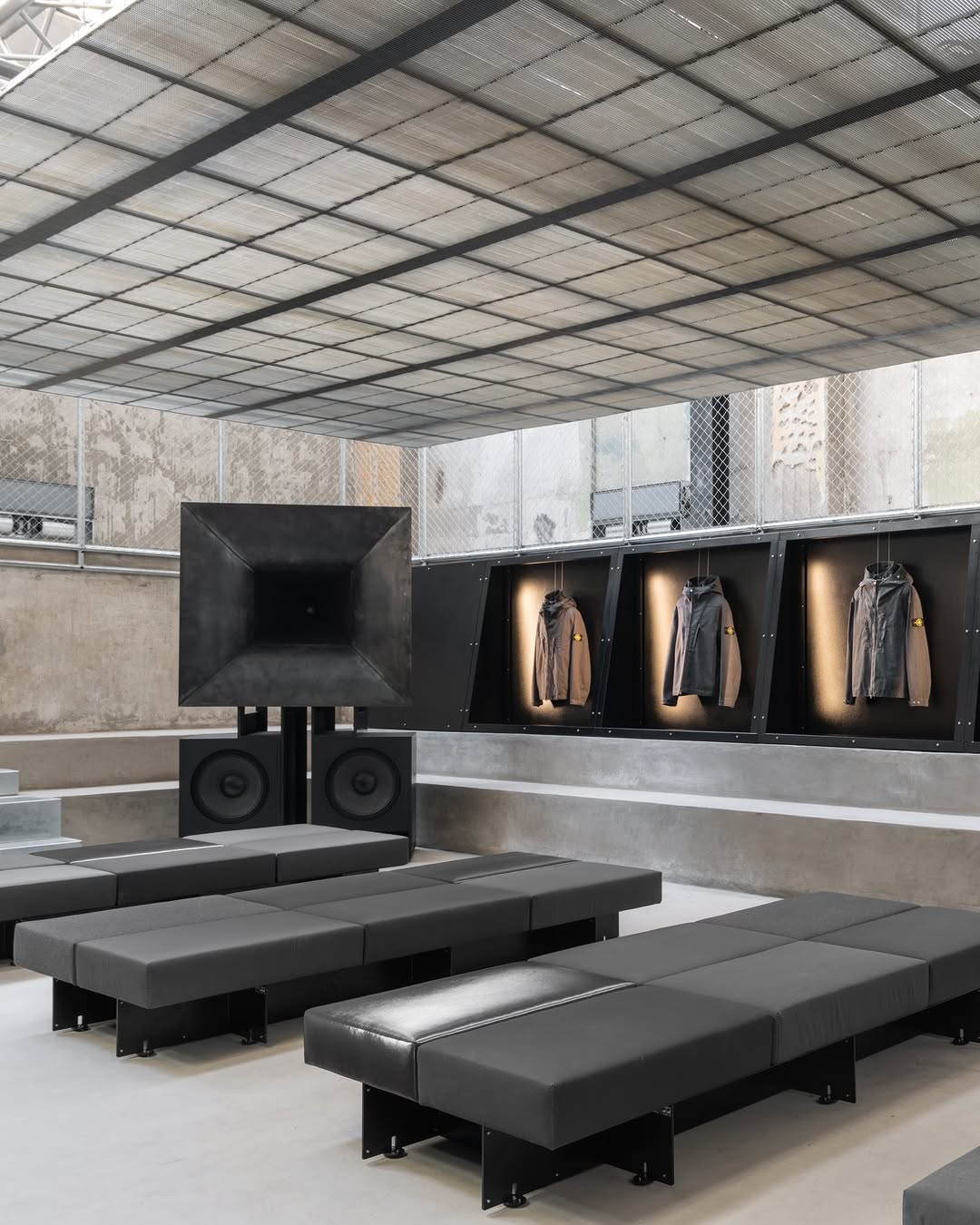STONE ISLAND NO SEASONS AT MILAN DESIGN WEEK: PIOMBO AND PATIENCE (image 3)