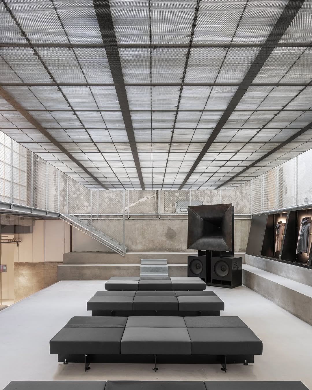 STONE ISLAND NO SEASONS AT MILAN DESIGN WEEK: PIOMBO AND PATIENCE (image 4)