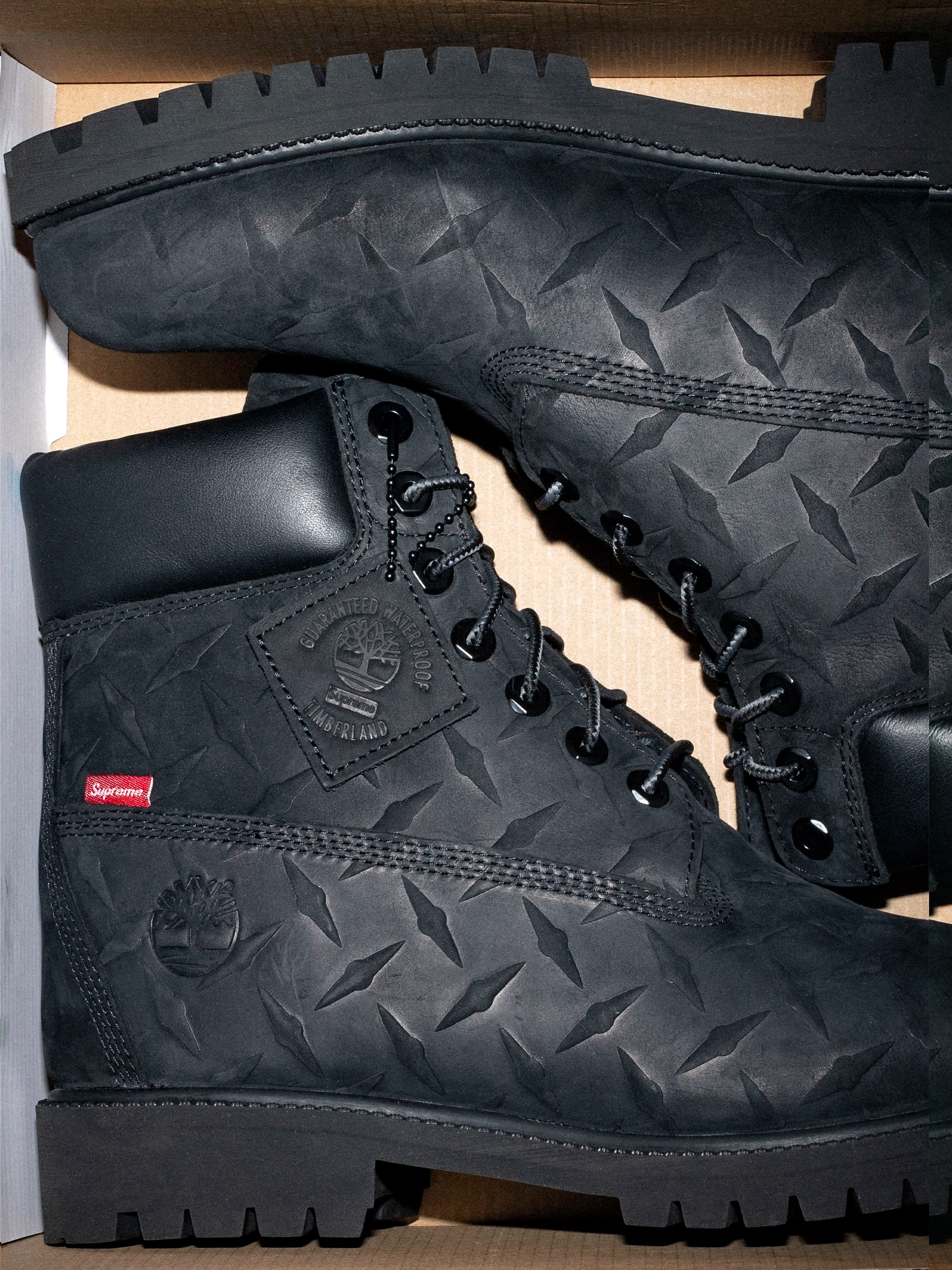 SUPREME AND TIMBERLAND REISSUE THE DIAMOND PLATE BOOT (image 3)