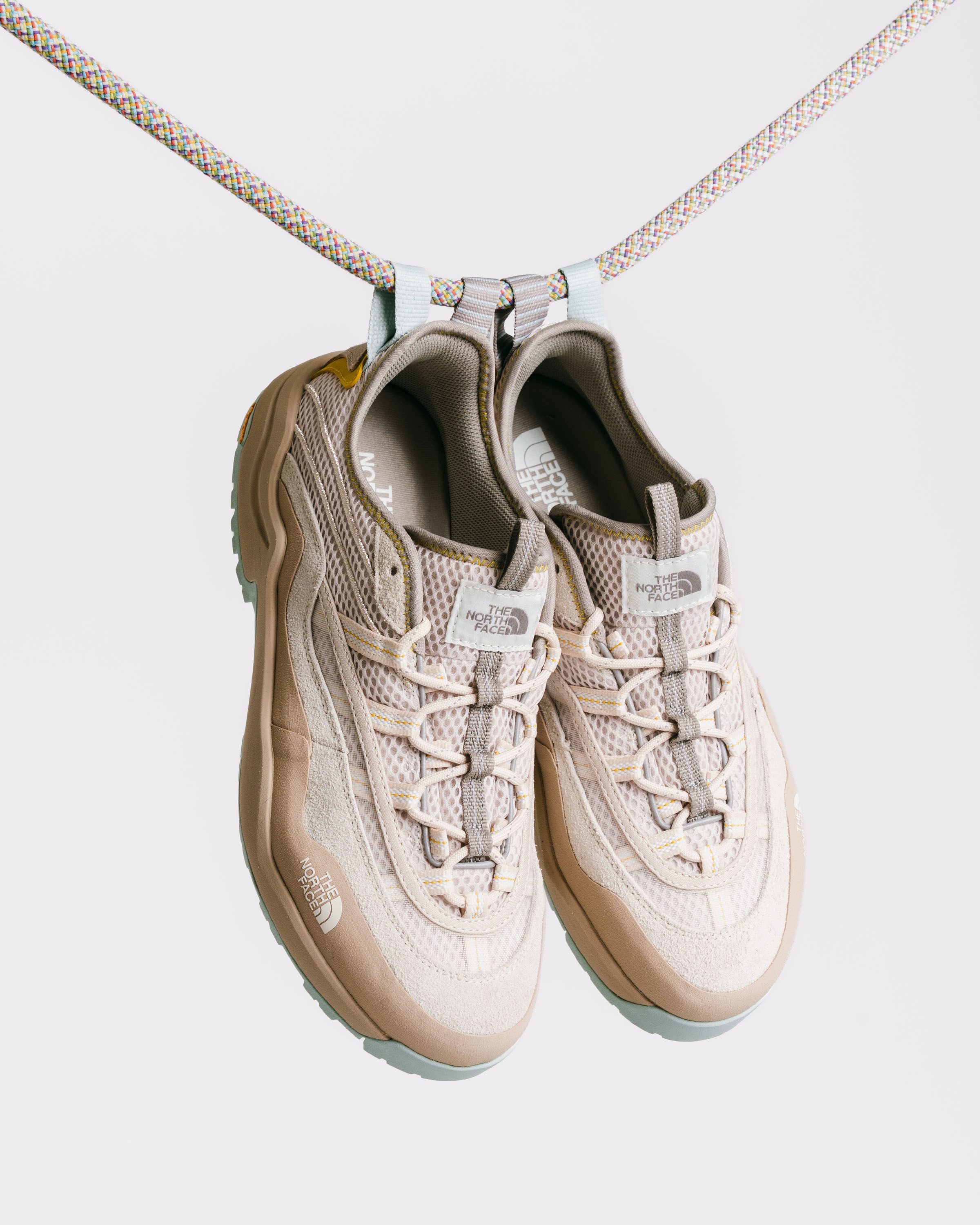 THE NORTH FACE CLYFFE ULTRA IS Y2K DESIGN AT $150 (image 2)