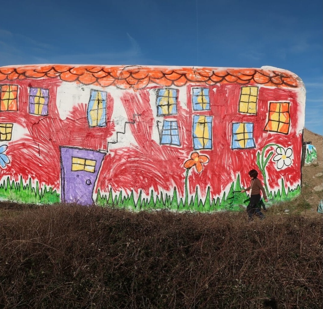 THE WA TURNS A VACANT STUTTGART HOUSE INTO A KID'S DRAWING (image 3)