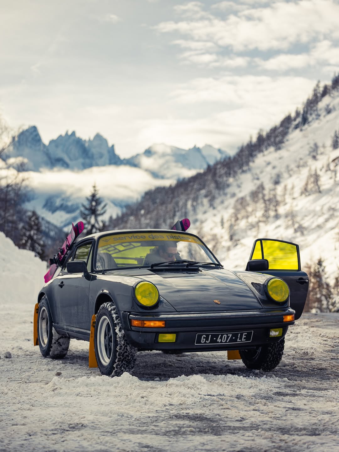 Why Cars and Skiing Have Always Needed Each Other (image 4)