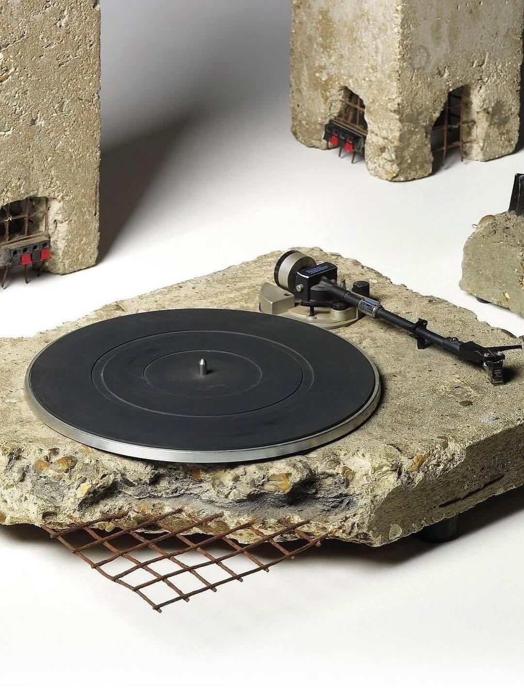 Ron Arad's 1983 Concrete Stereo Is the Most Serious Audio Object Anyone Built