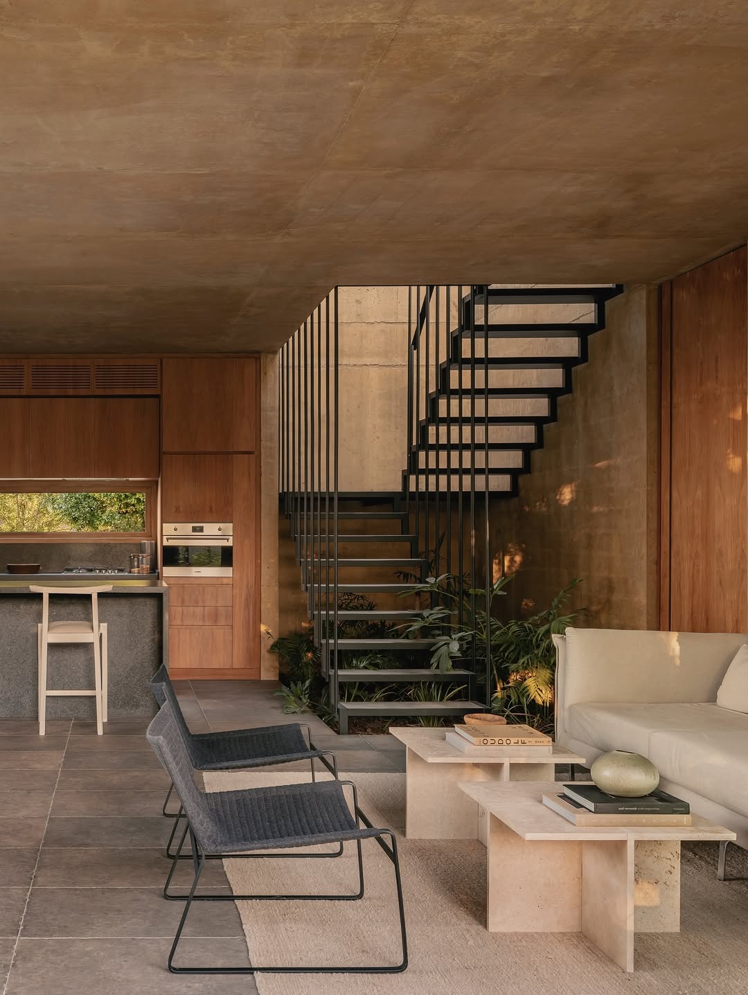 GONZALO BARDACH BUILT HOUSE JR INTO THE EARTH (image 3)