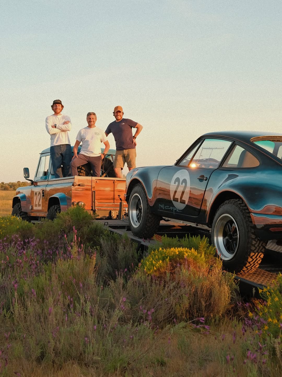 MANU CAMPA PAINTED A PORSCHE 911 BY HAND (image 8)